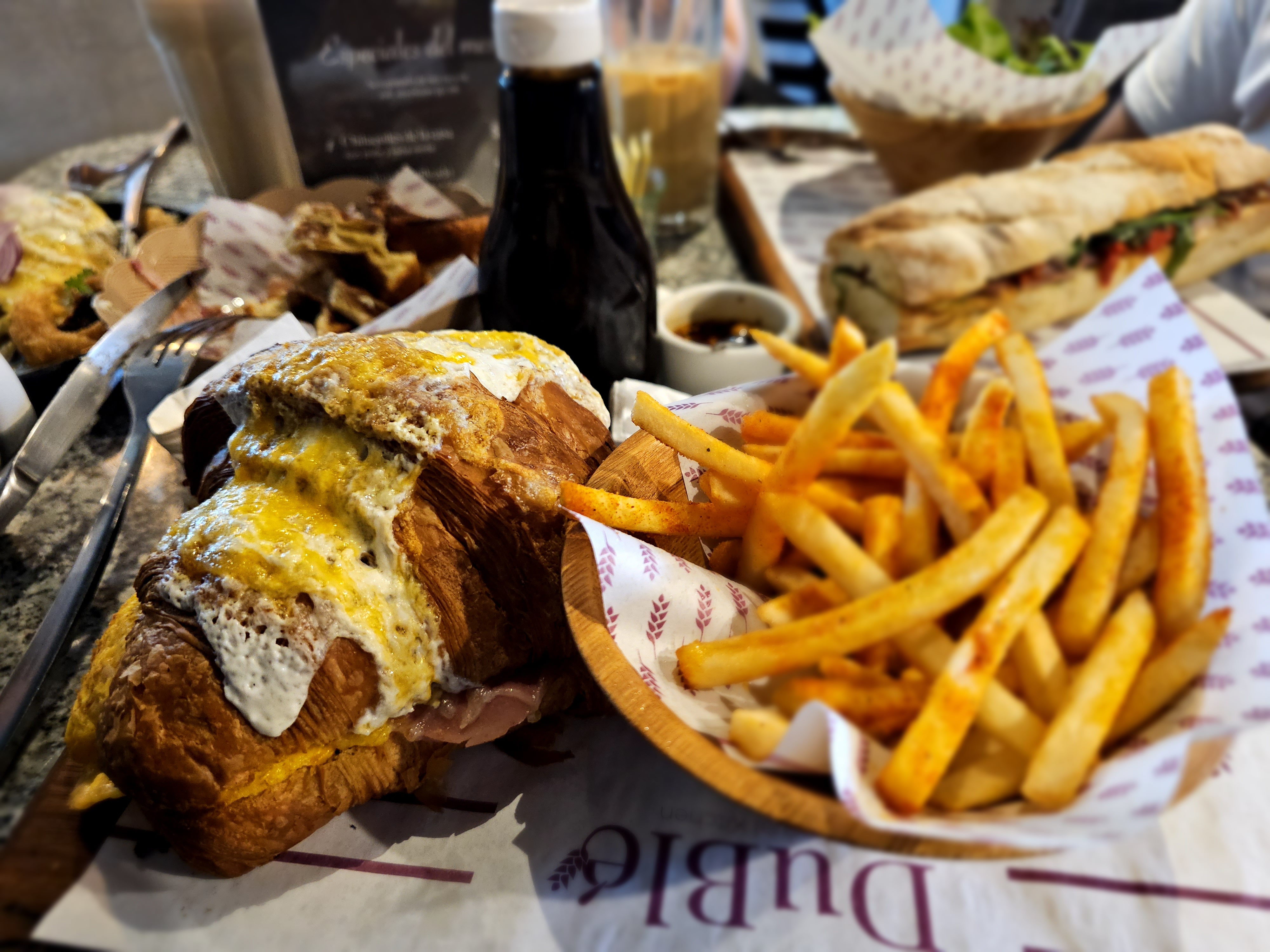 Duble casual kitchen image 8