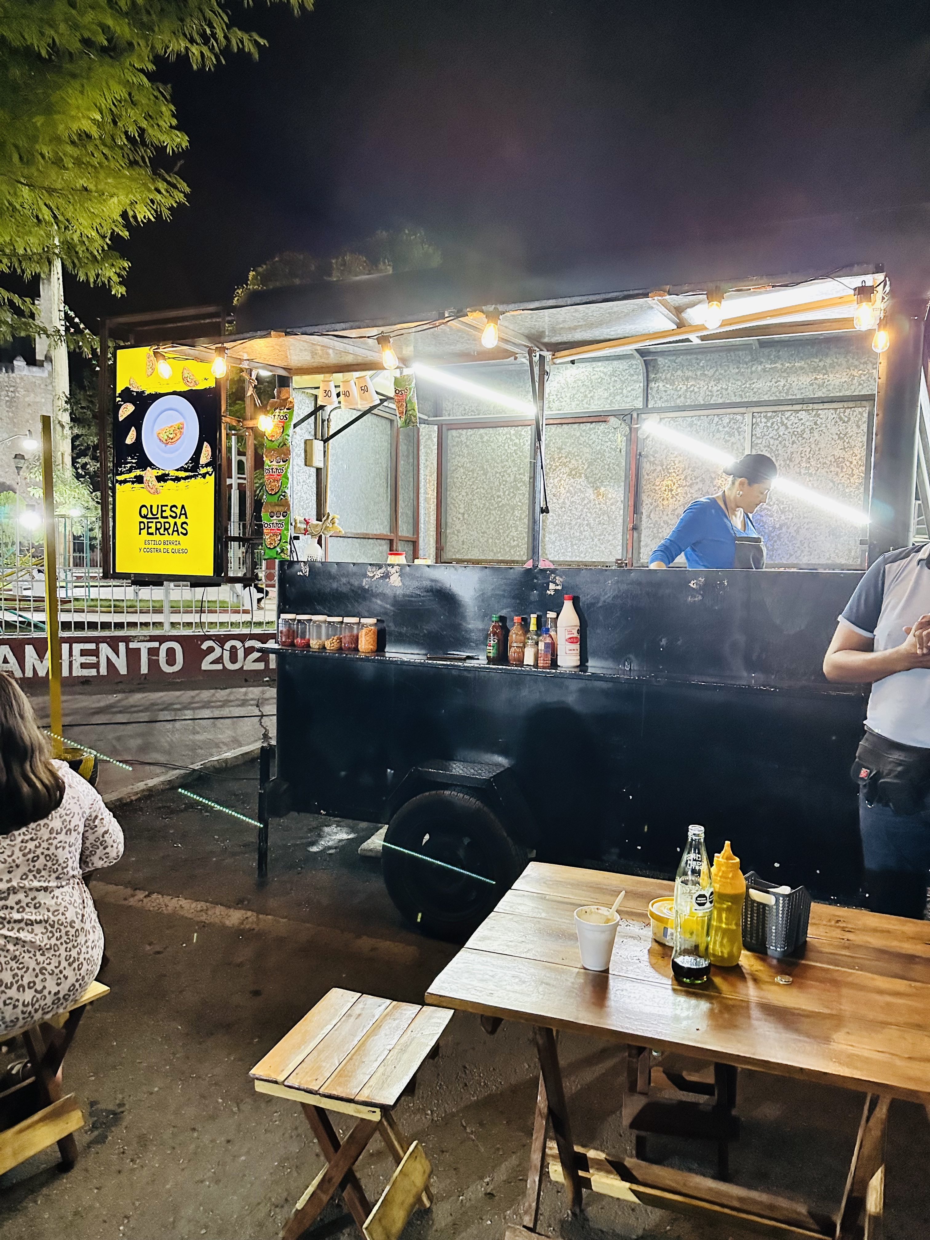 Quesa perras image 1