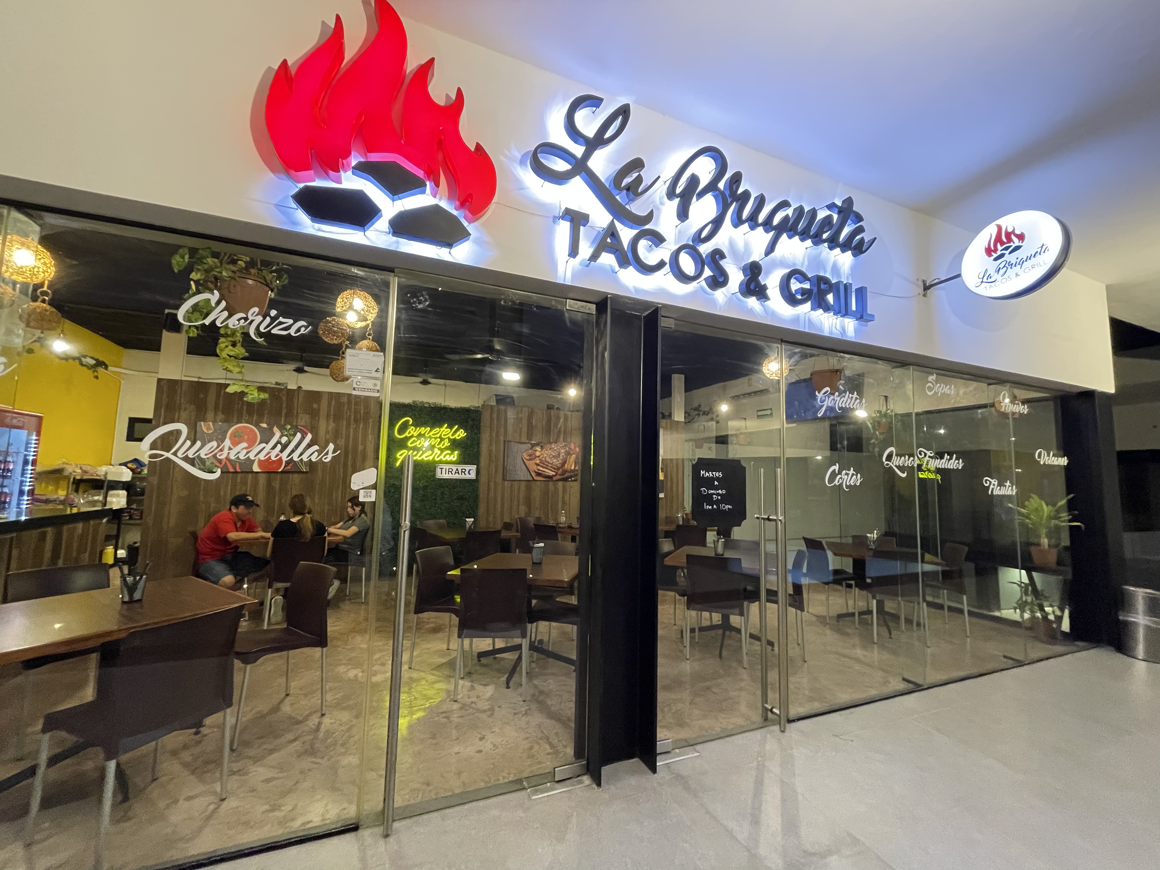 La Briqueta Tacos & Grill image 7