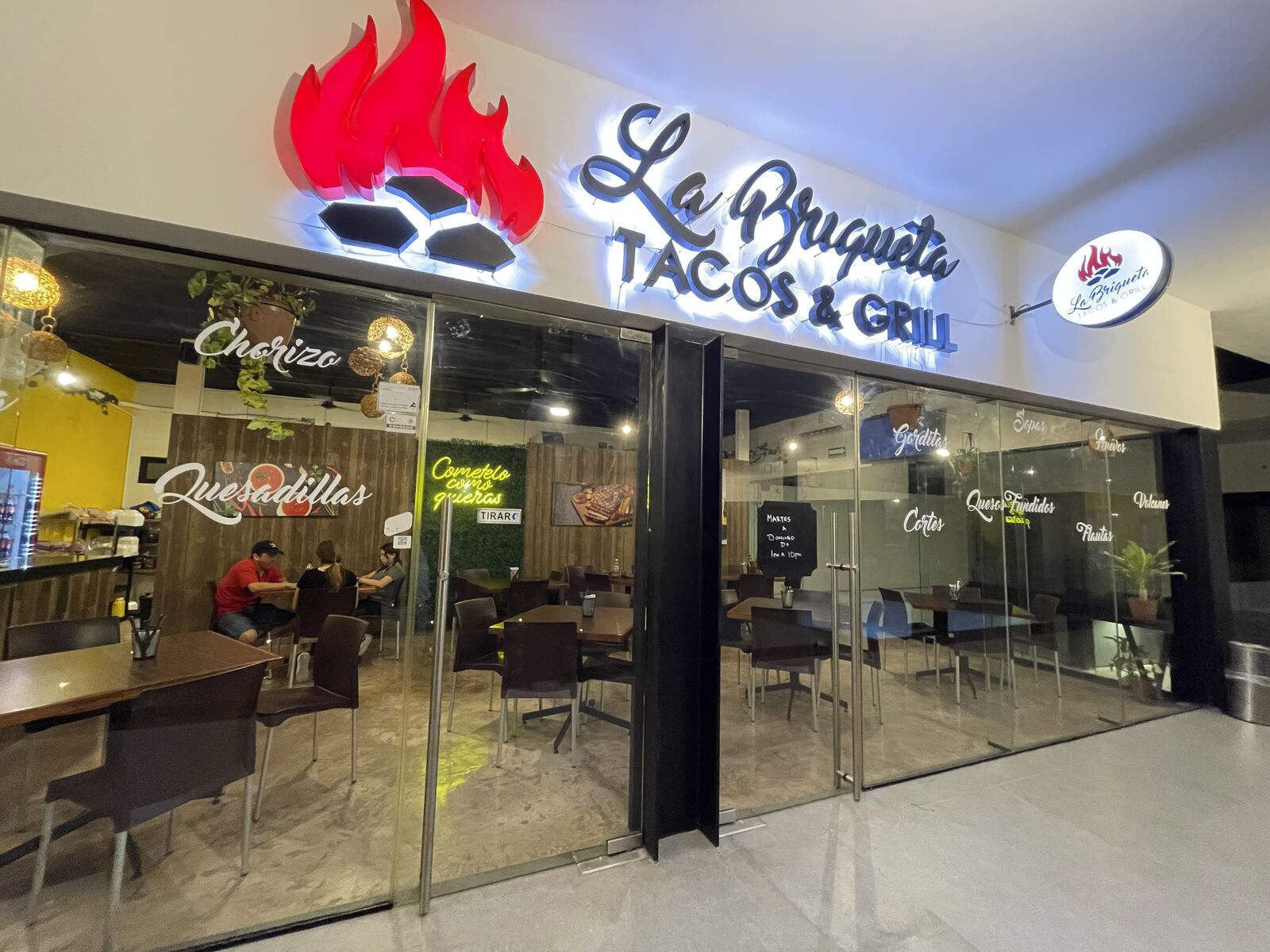 La Briqueta Tacos & Grill image 7