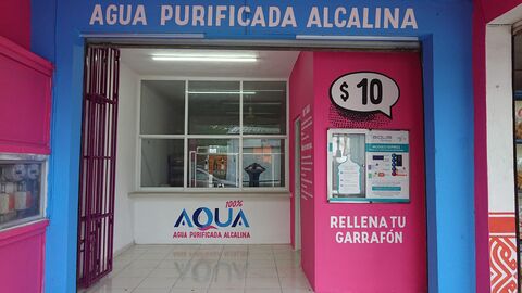 100% AQUA image 1