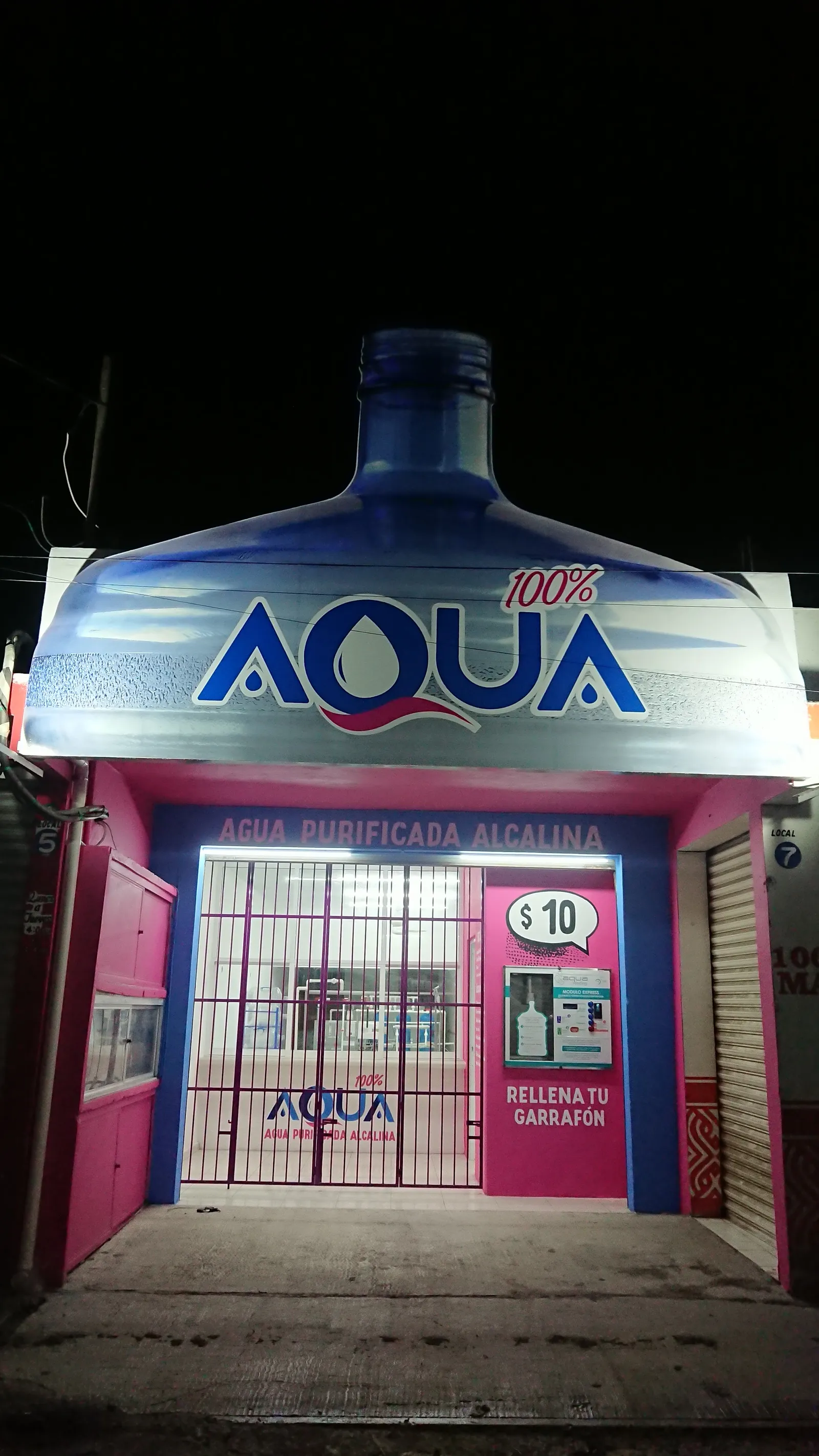 100% AQUA image 7