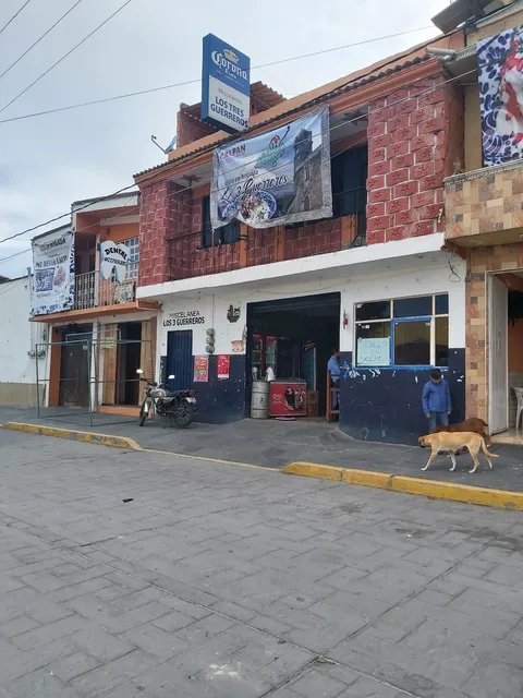 Chiles en Nogada Los 3 Guerreros image 2