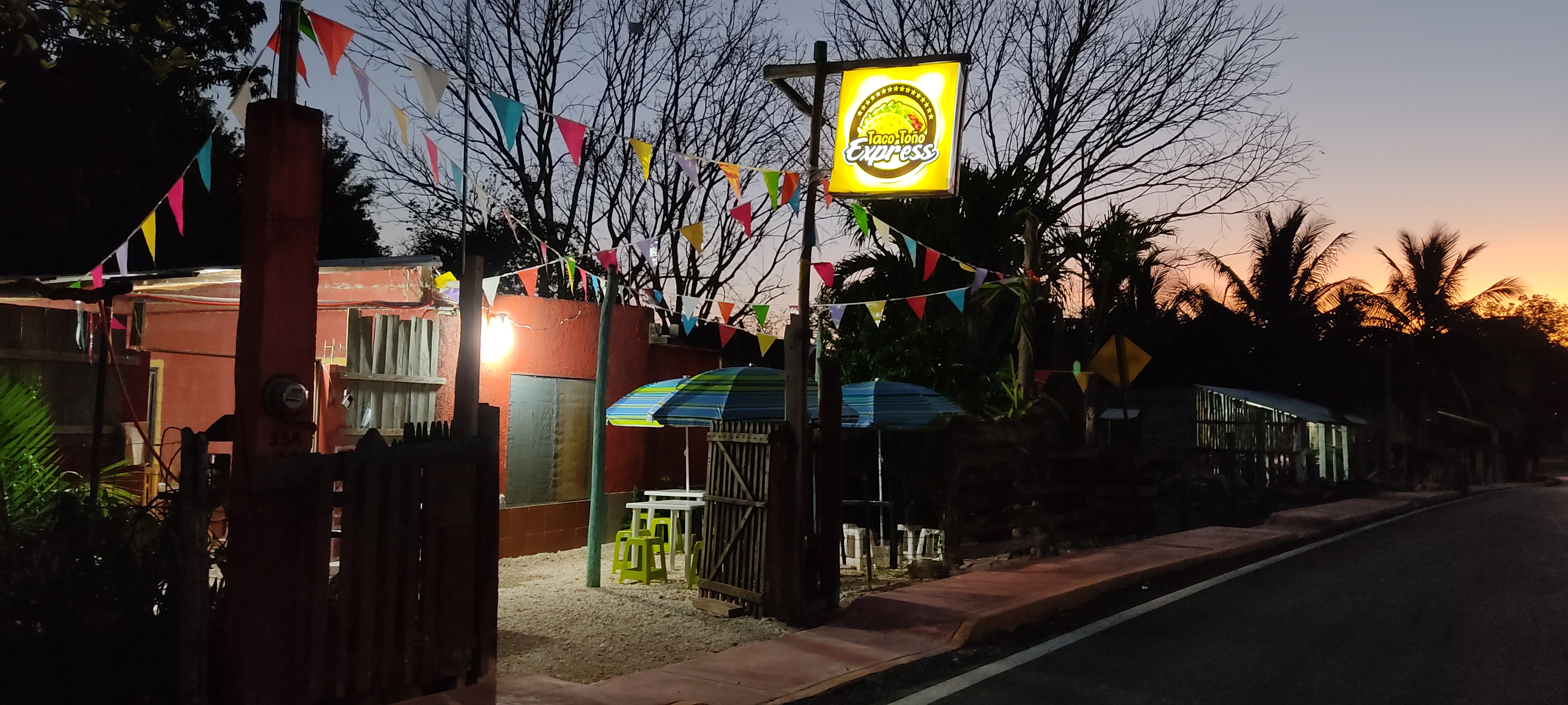 Taco Toño Express image 8