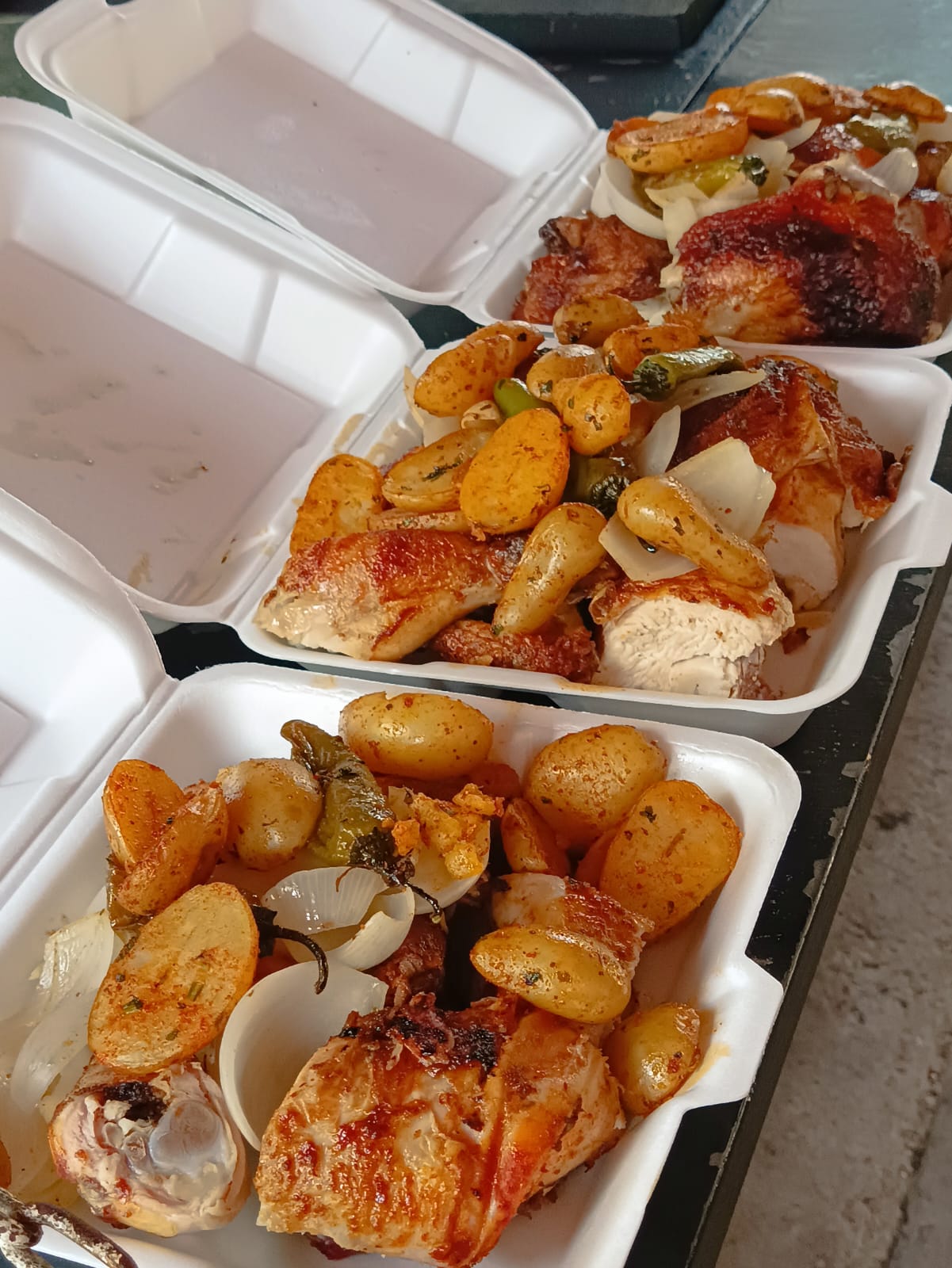 Pollos Rostizados Danys Chicken image 3