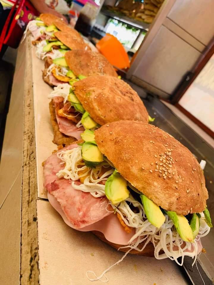 Jugos y licuados "CHELOS Jr" image 3