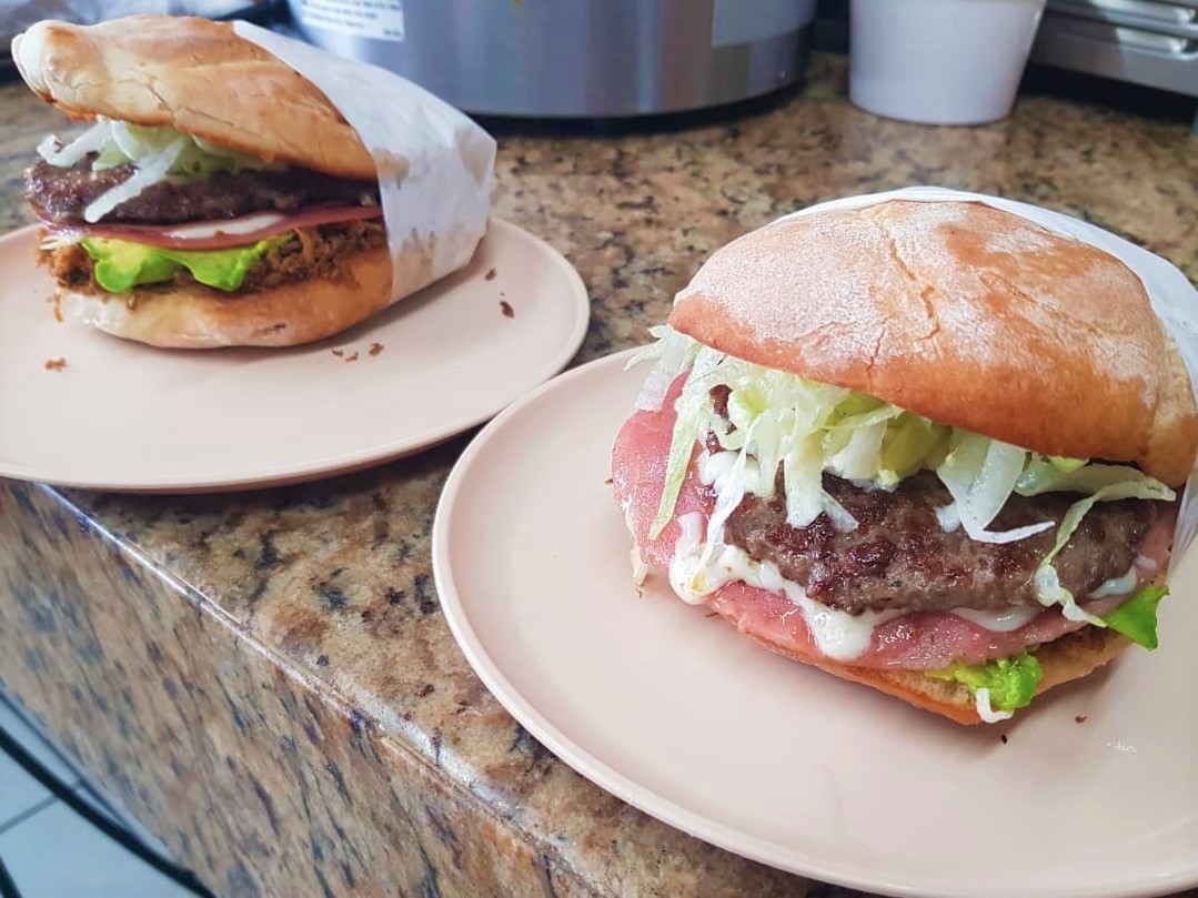 Mariscos, Tortas y Hamburguesas Pacheco image 1