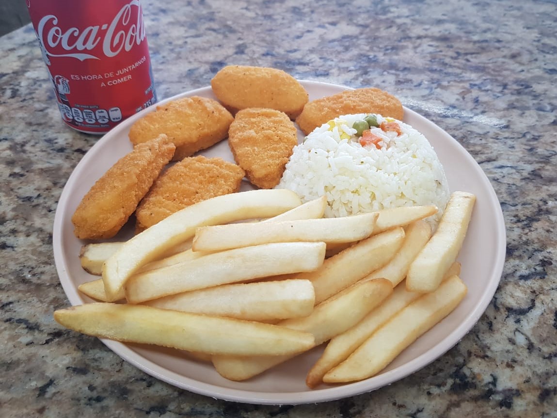 Mariscos, Tortas y Hamburguesas Pacheco image 3