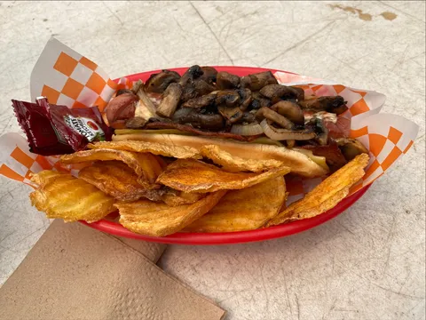 Tavale's burgers and grill image 3