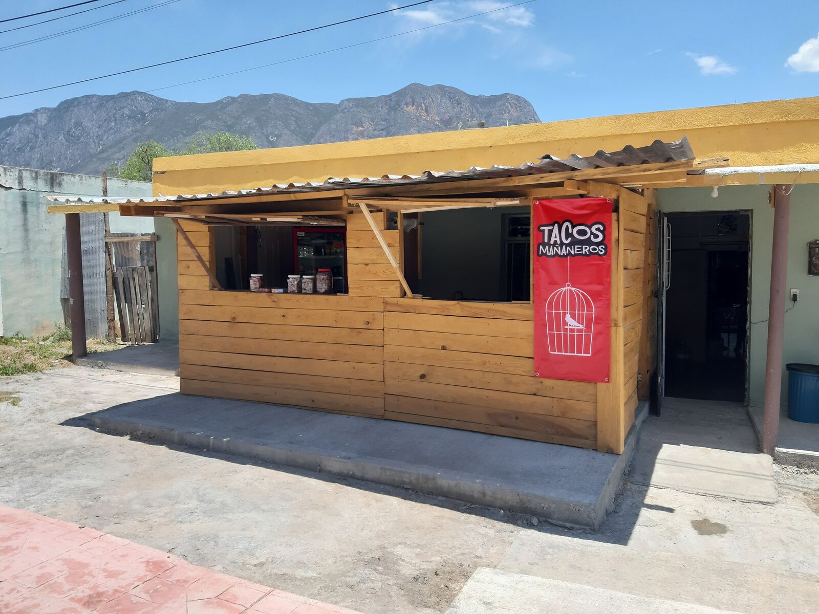 LAS DOS CARNALAS image 3
