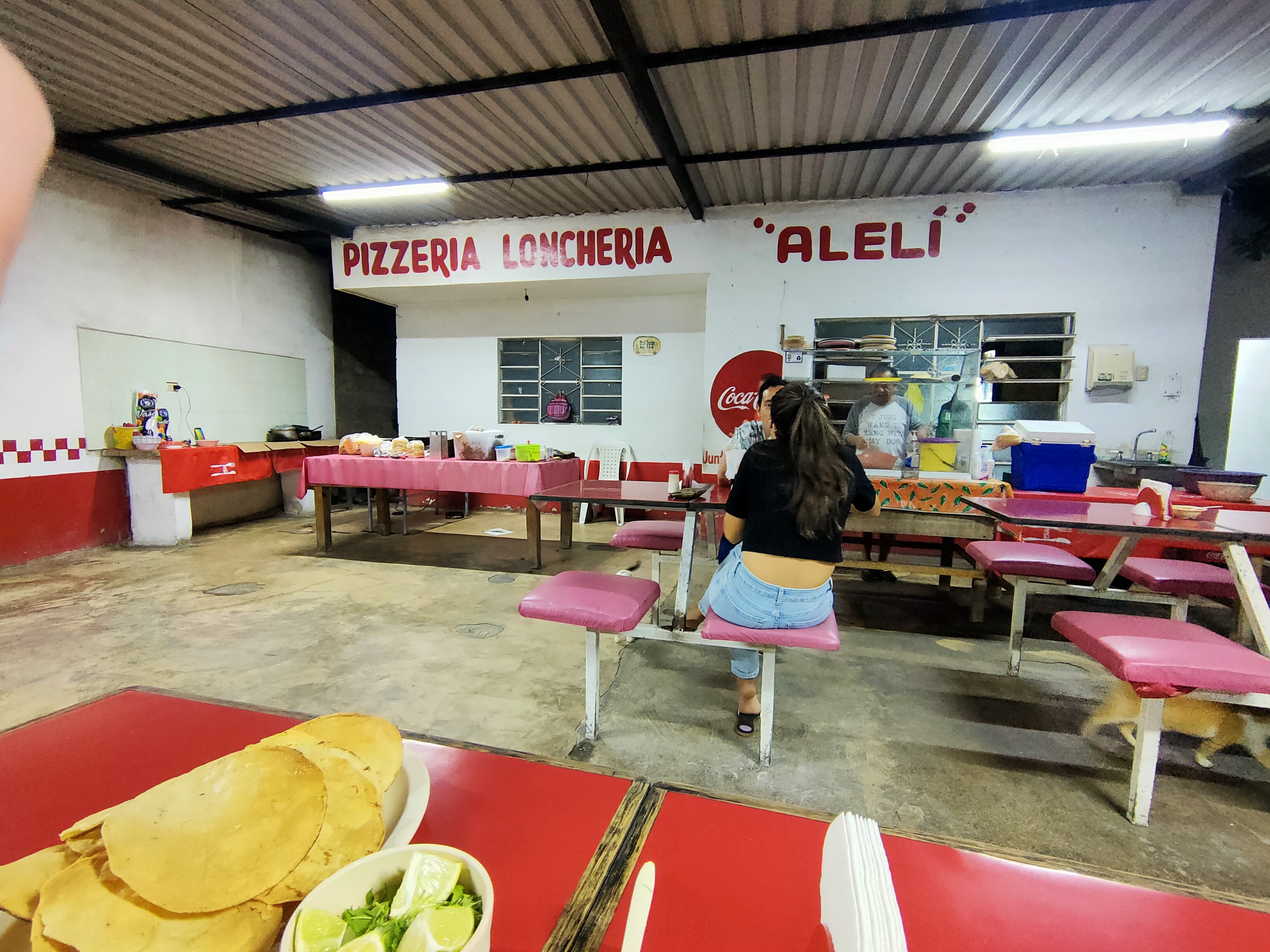 Pizzería y Lonchería Aleli image 1