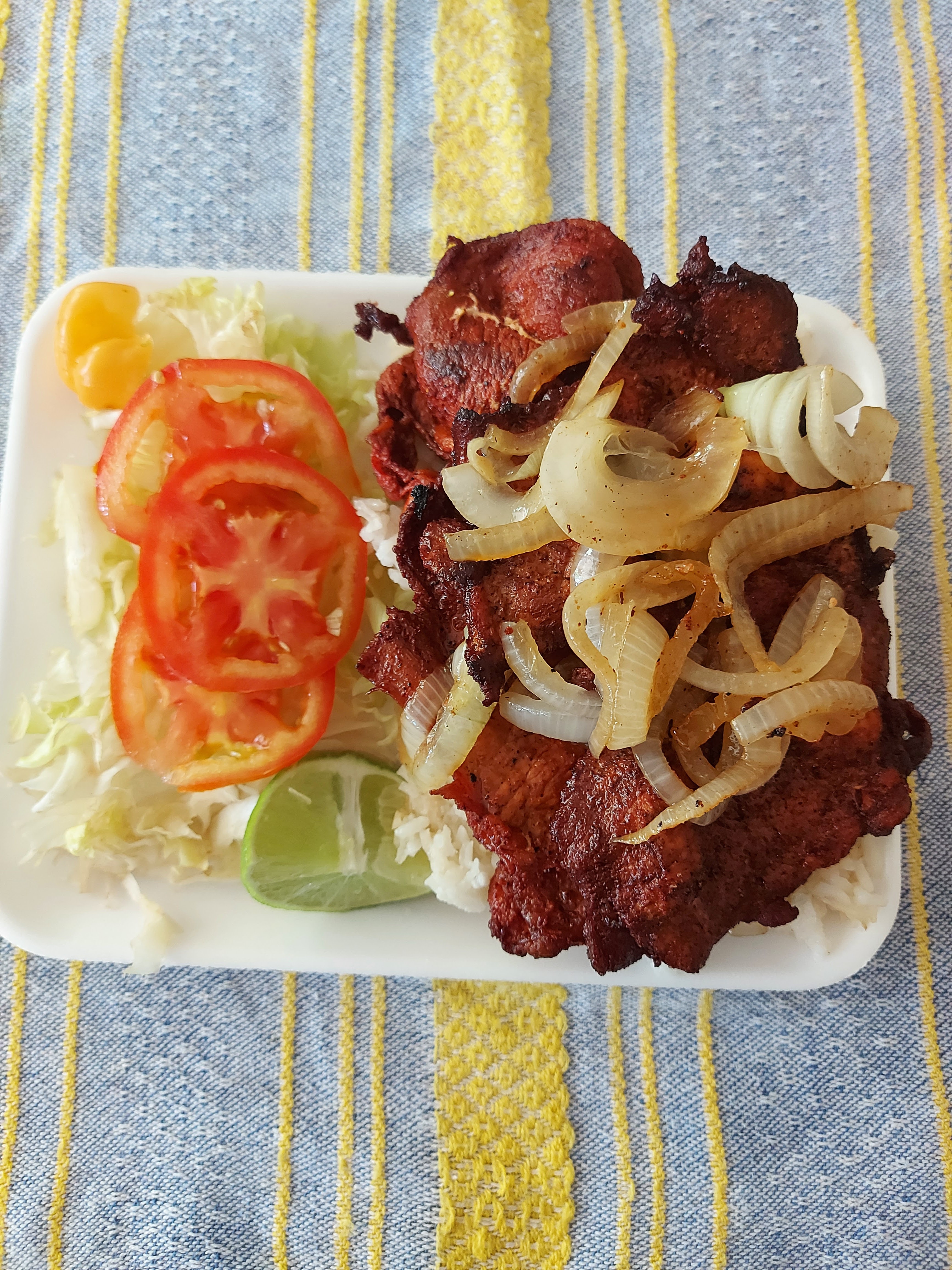 Antojitos y cocina económica Mami Blue image 1