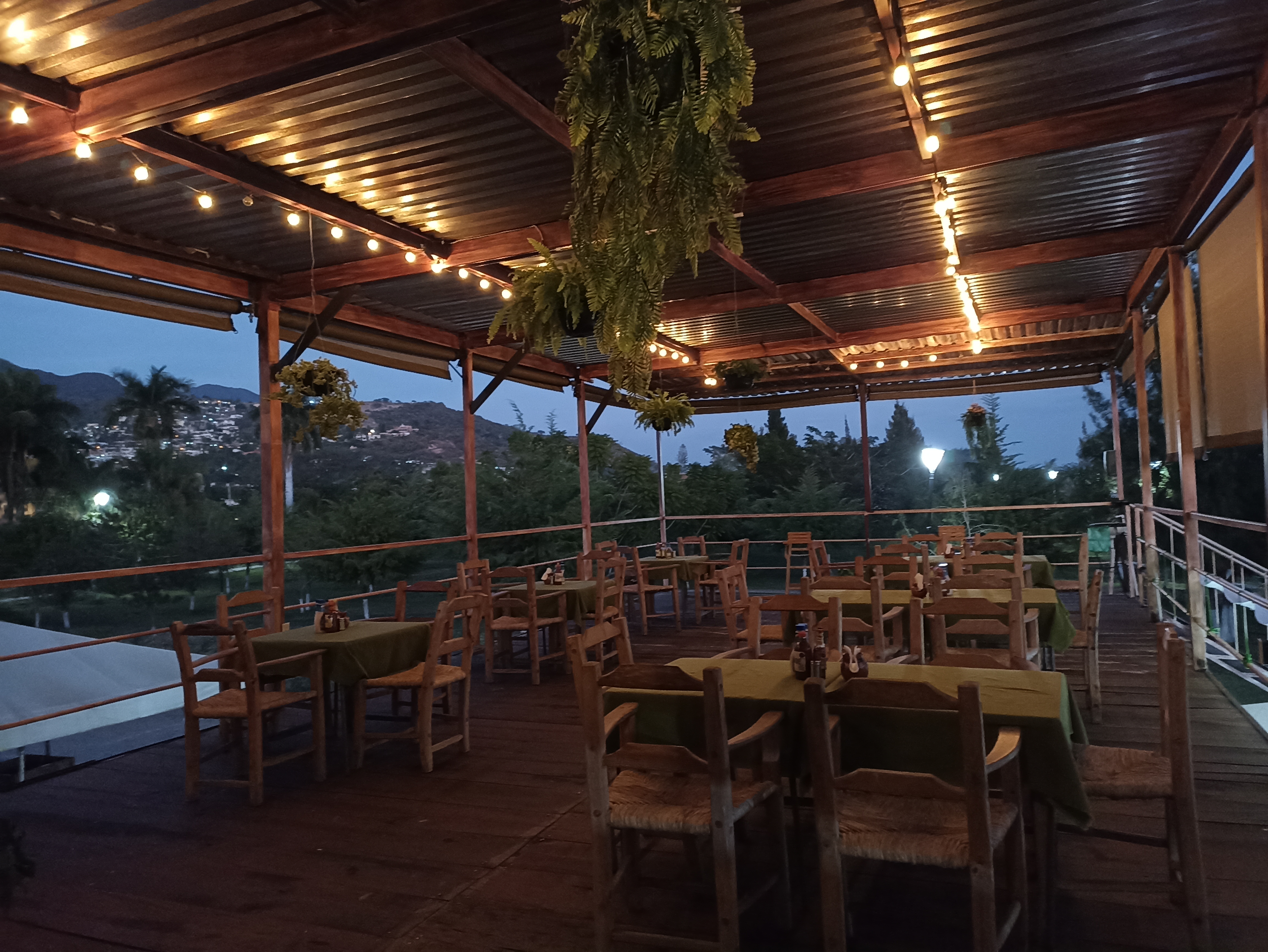 Terraza Efren y Norma image 1