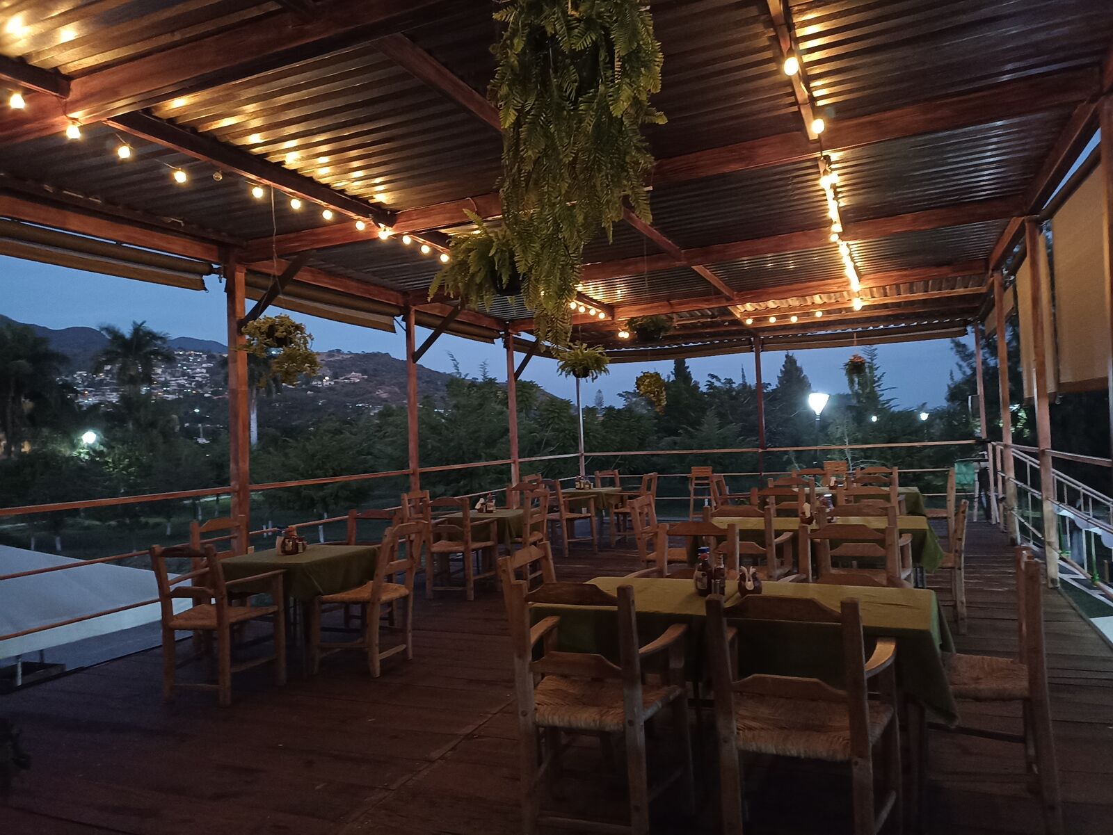 Terraza Efren y Norma image 1