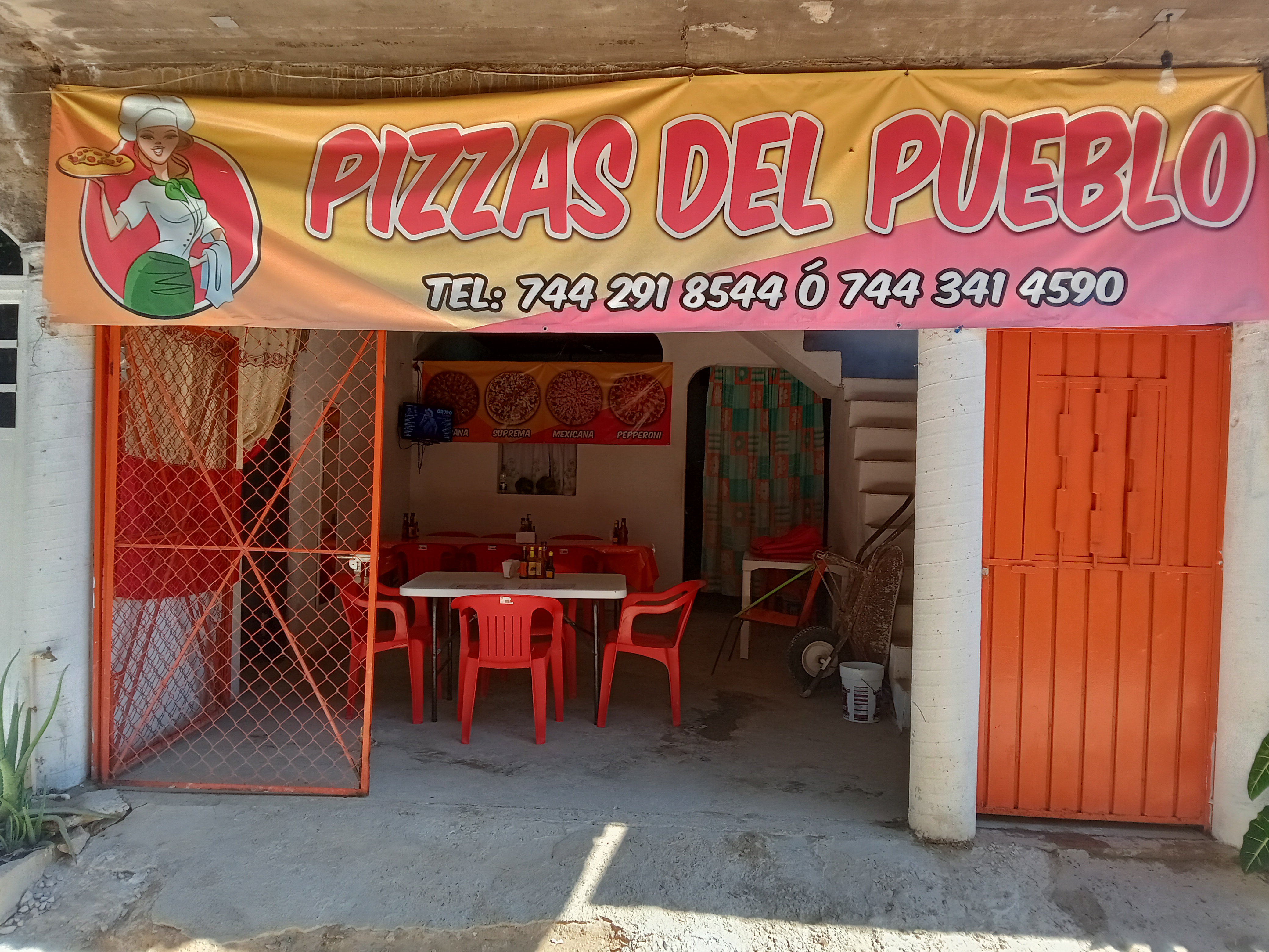 Pizzas del pueblo image 1