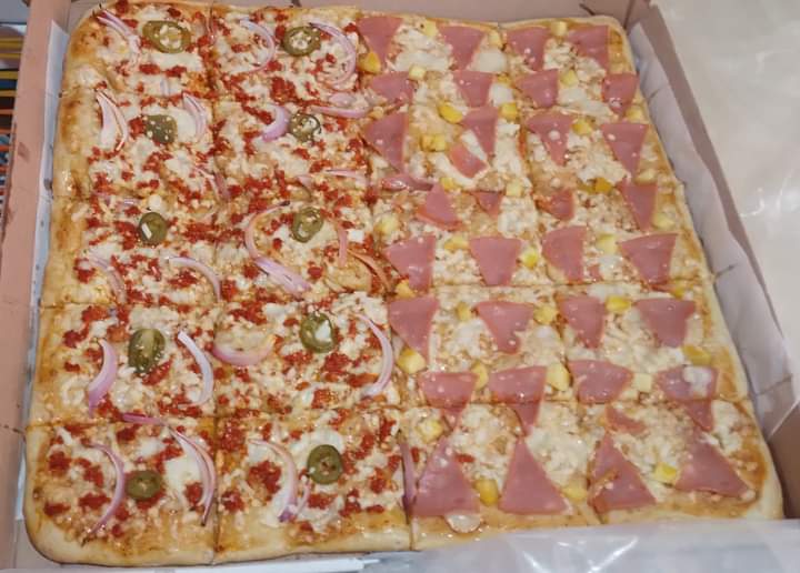 Pizzas del pueblo image 6