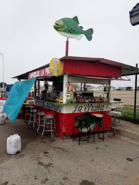 Mariscos La Piraña image 1