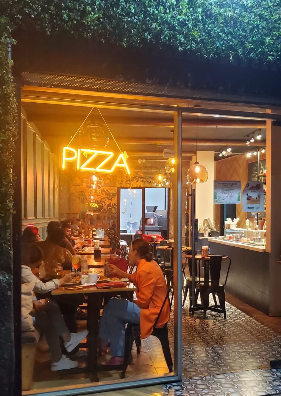 Antonio’s pizza Napoletana image 1