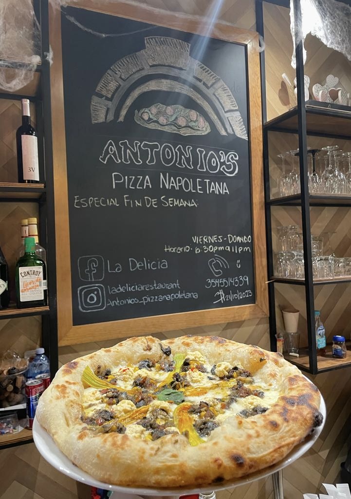 Antonio’s pizza Napoletana image 4
