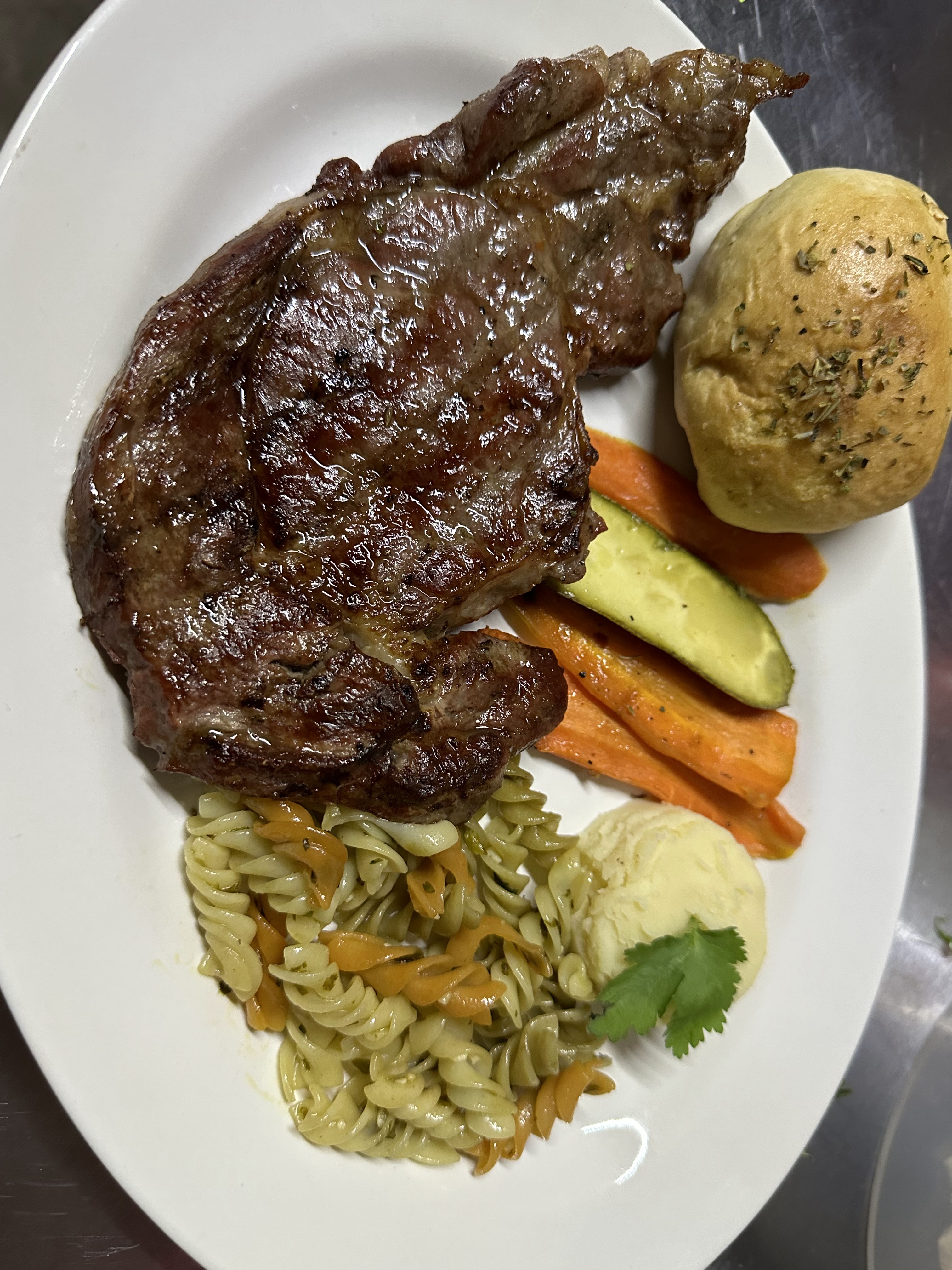 Carnívoros Steak House image 5