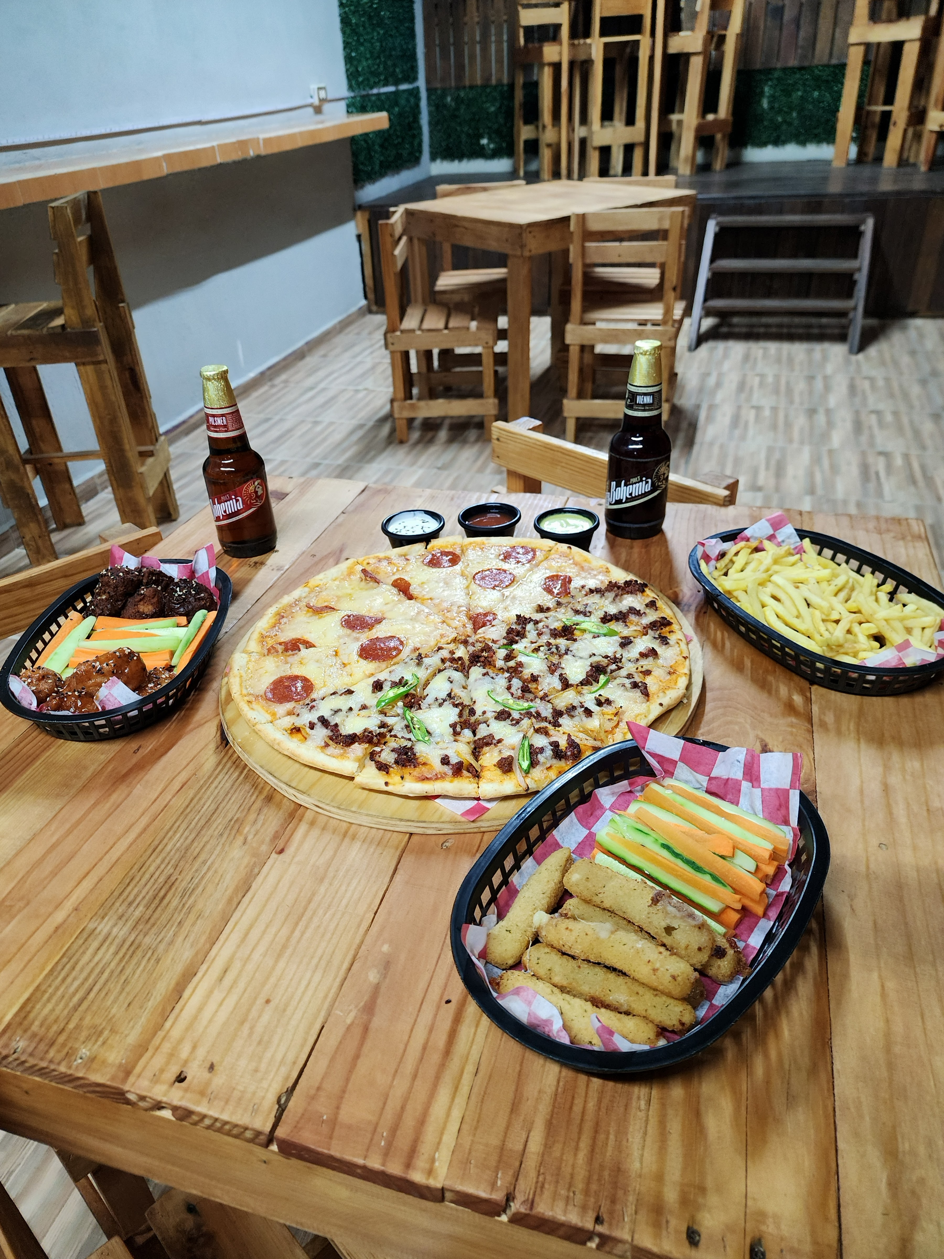 La Terraza Restaurante-Bar image 1