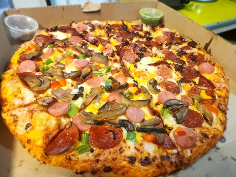 Mama Mia Pizzeria image 1