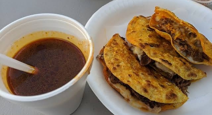 Birrieria el sazón de la abuela image 1