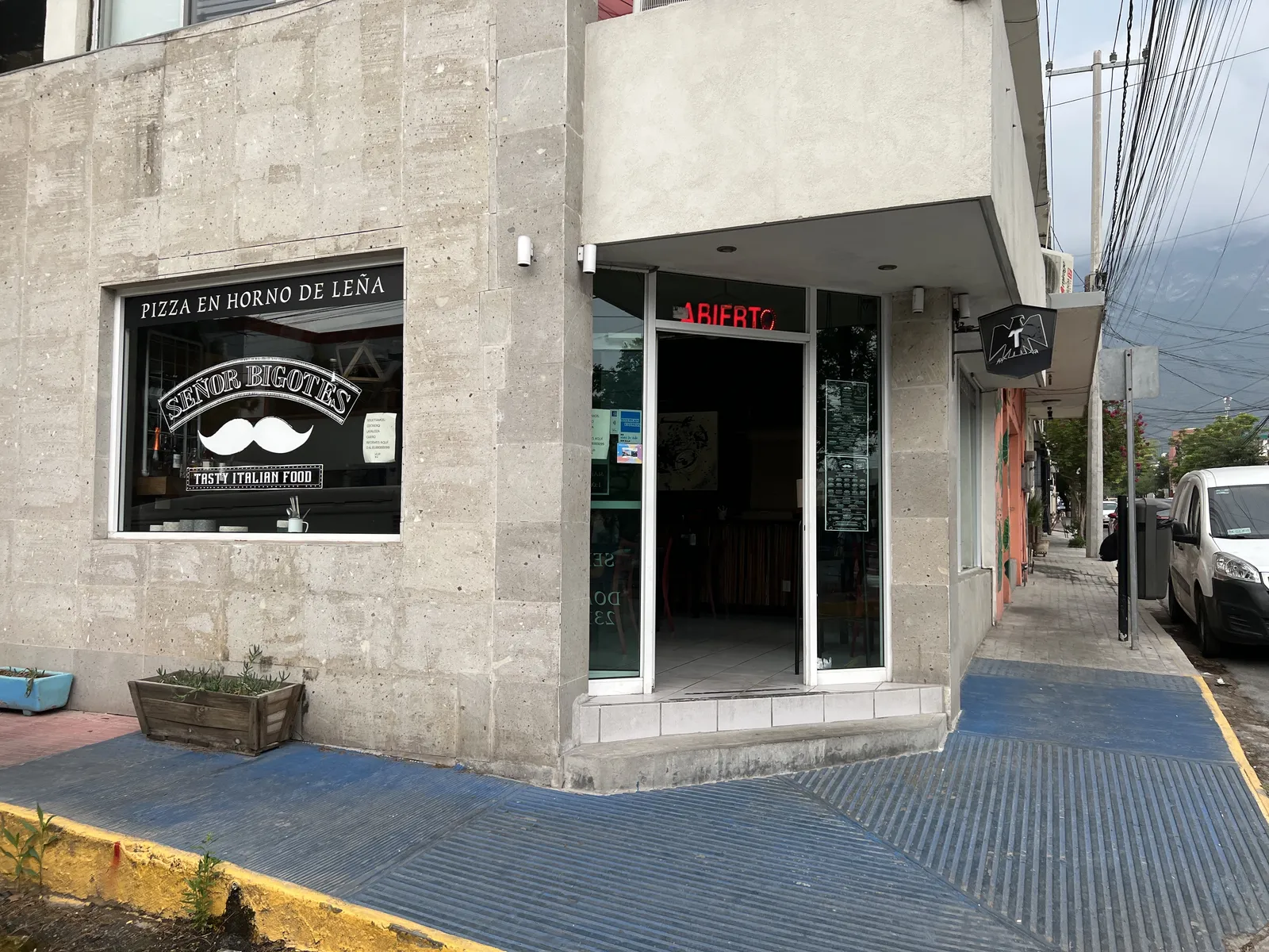 Señor Bigotes Cocina Rustica Italiana image 1