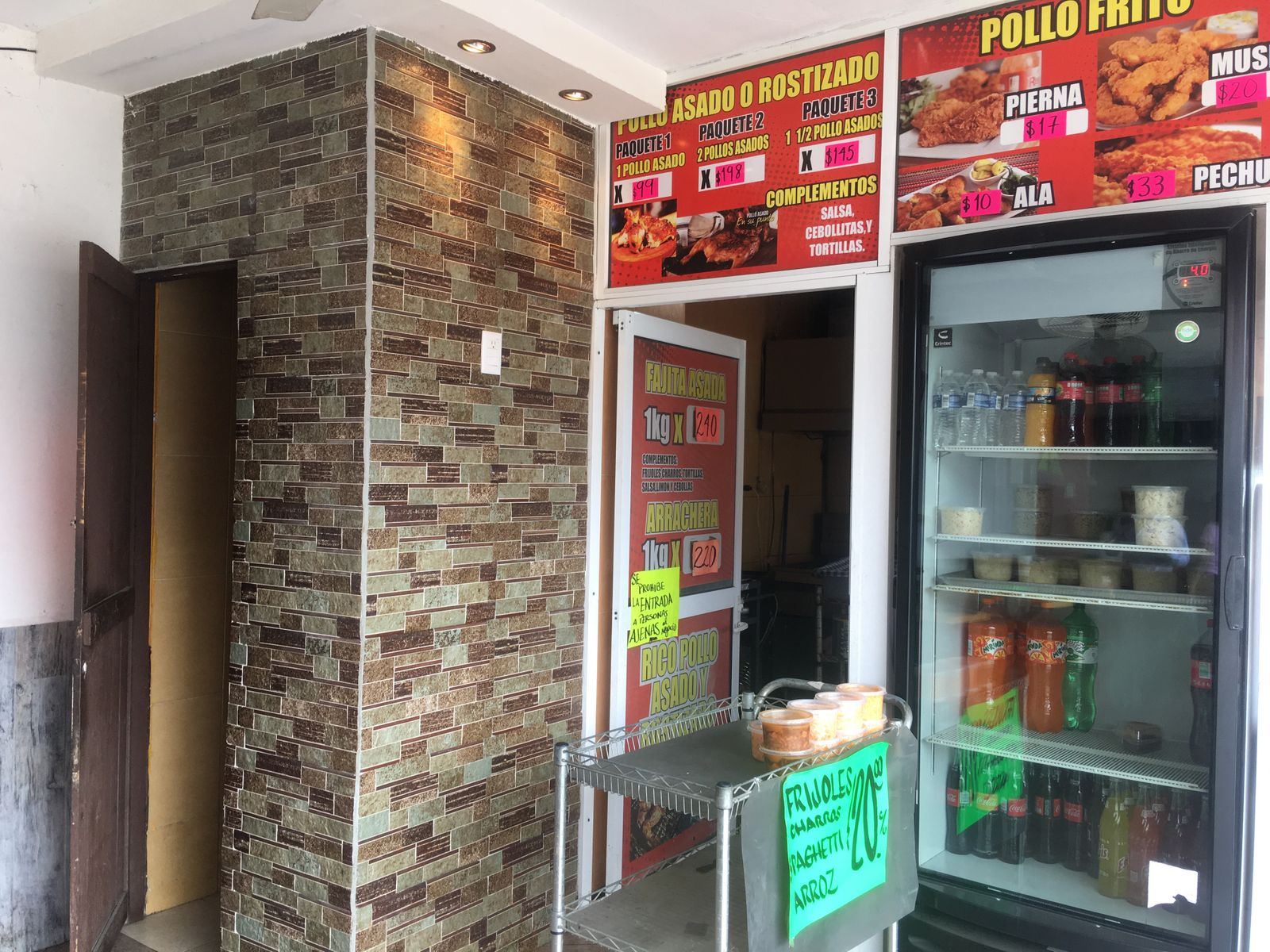 Pollos asados El Vaquero image 2