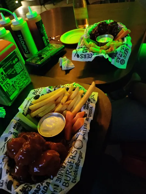 Zombie Burger Grill&Bar Suc. Norte image 6
