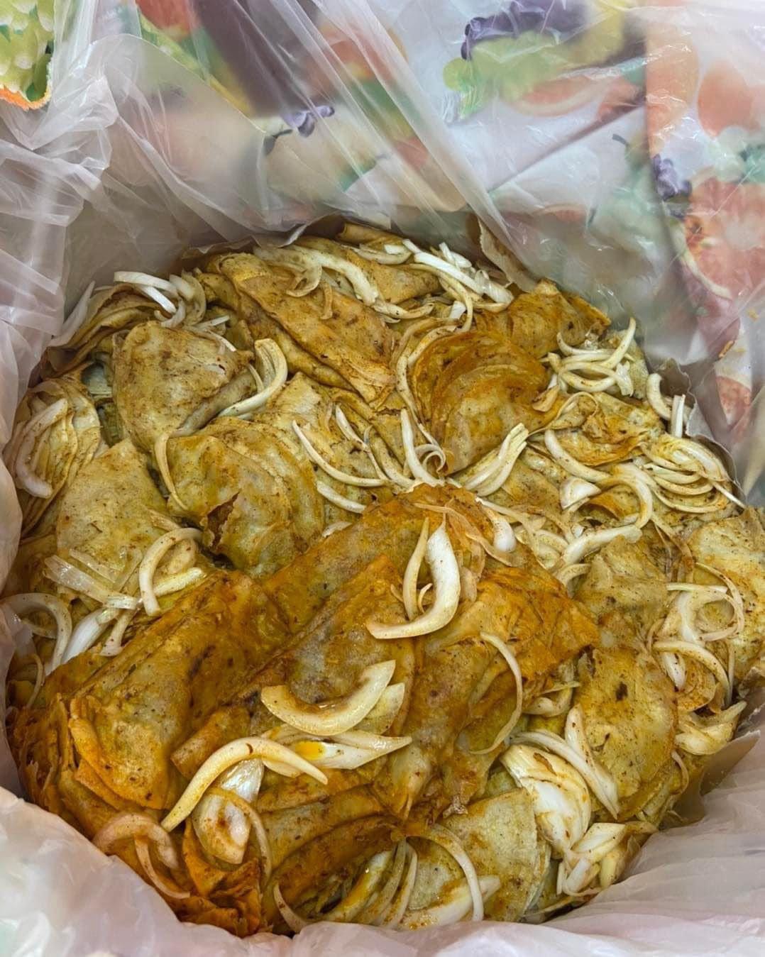 Tacos de Canasta "Chivis" image 8