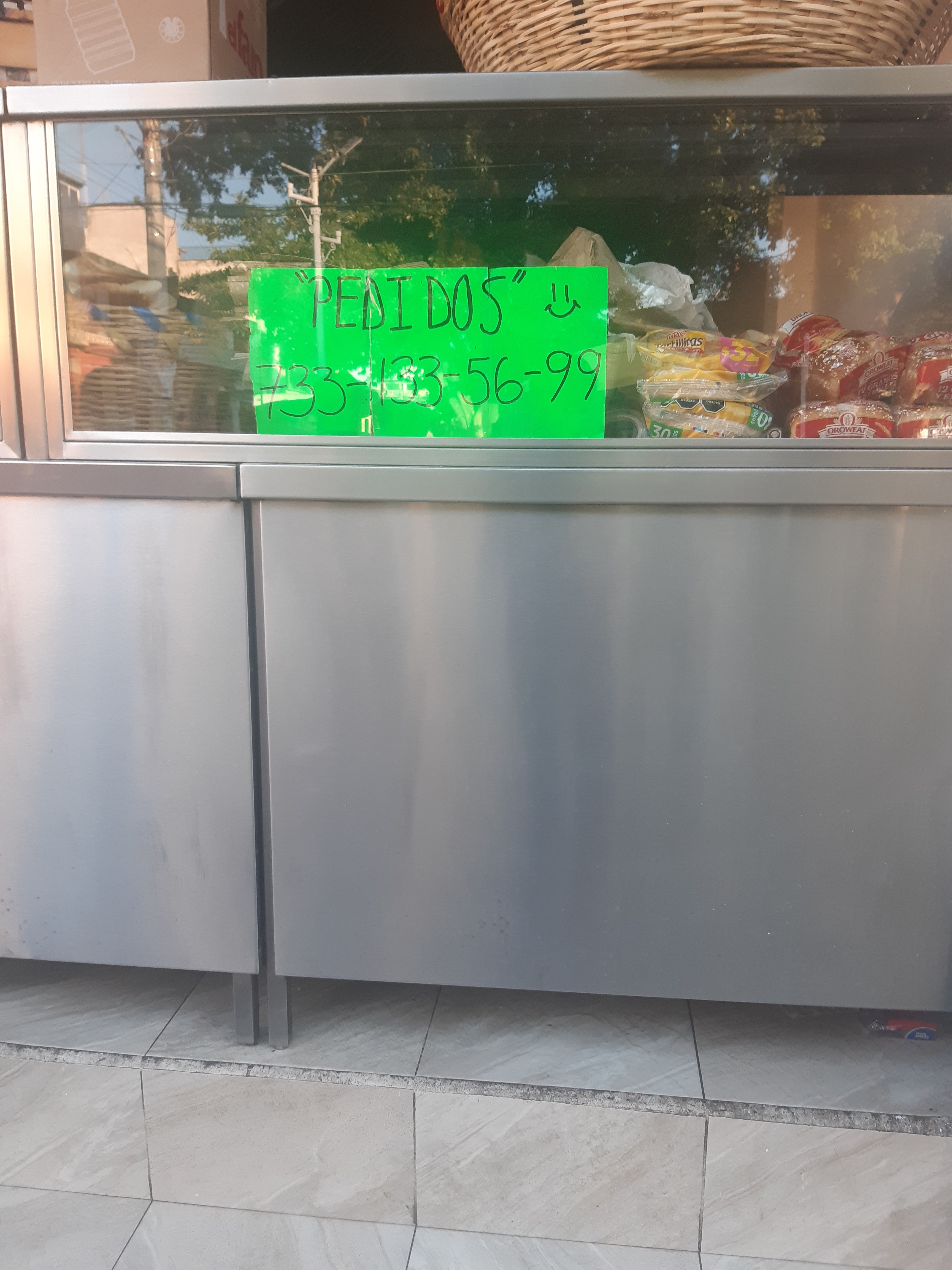 Torteria y jugeria "El Cuais" image 10