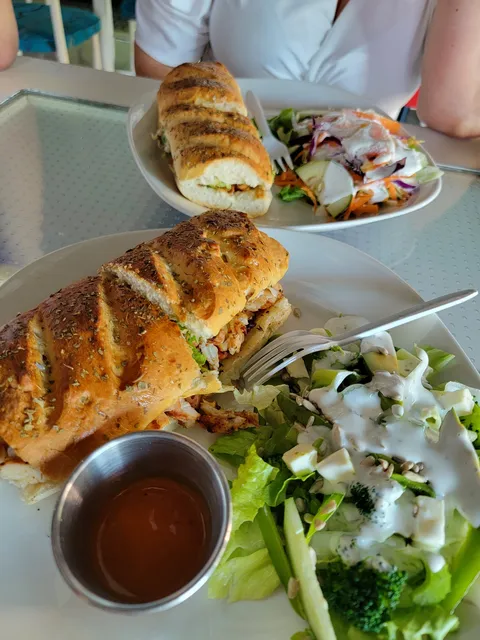 Dallas Baguettes y Ensaladas image 3