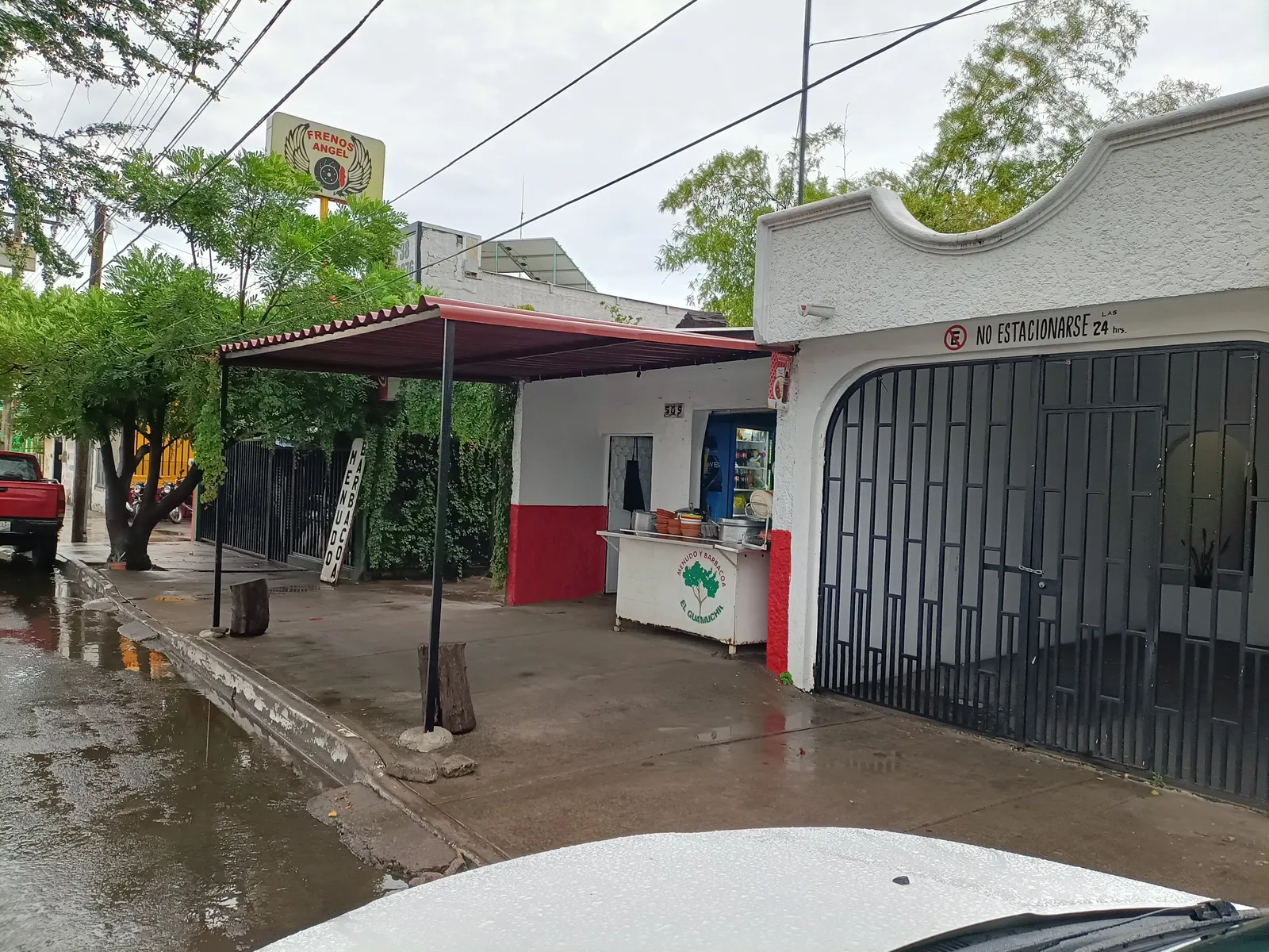 El Guamúchil desayuno image 1
