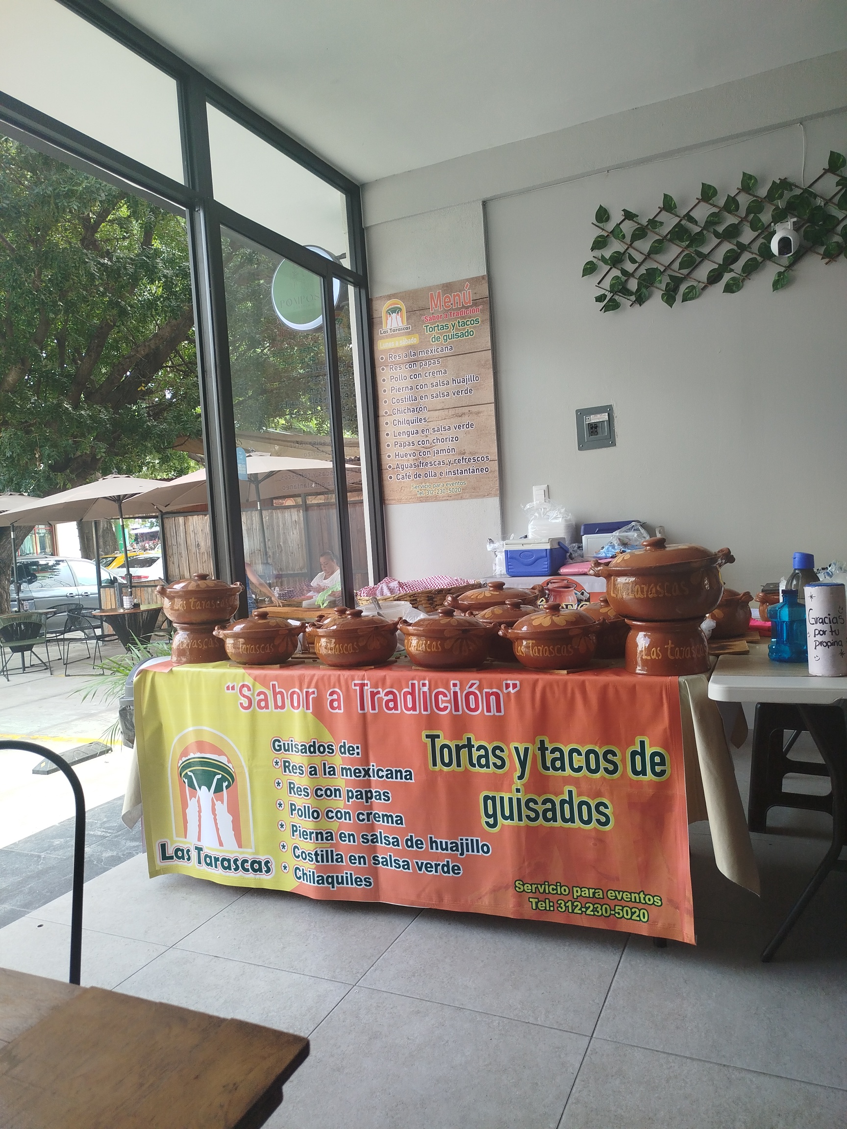 TORTAS DE GUISADOS LAS TARASCAS image 1