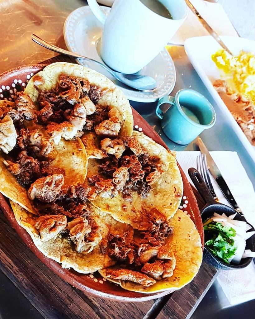 Rayon Tacos Y Cortes image 2