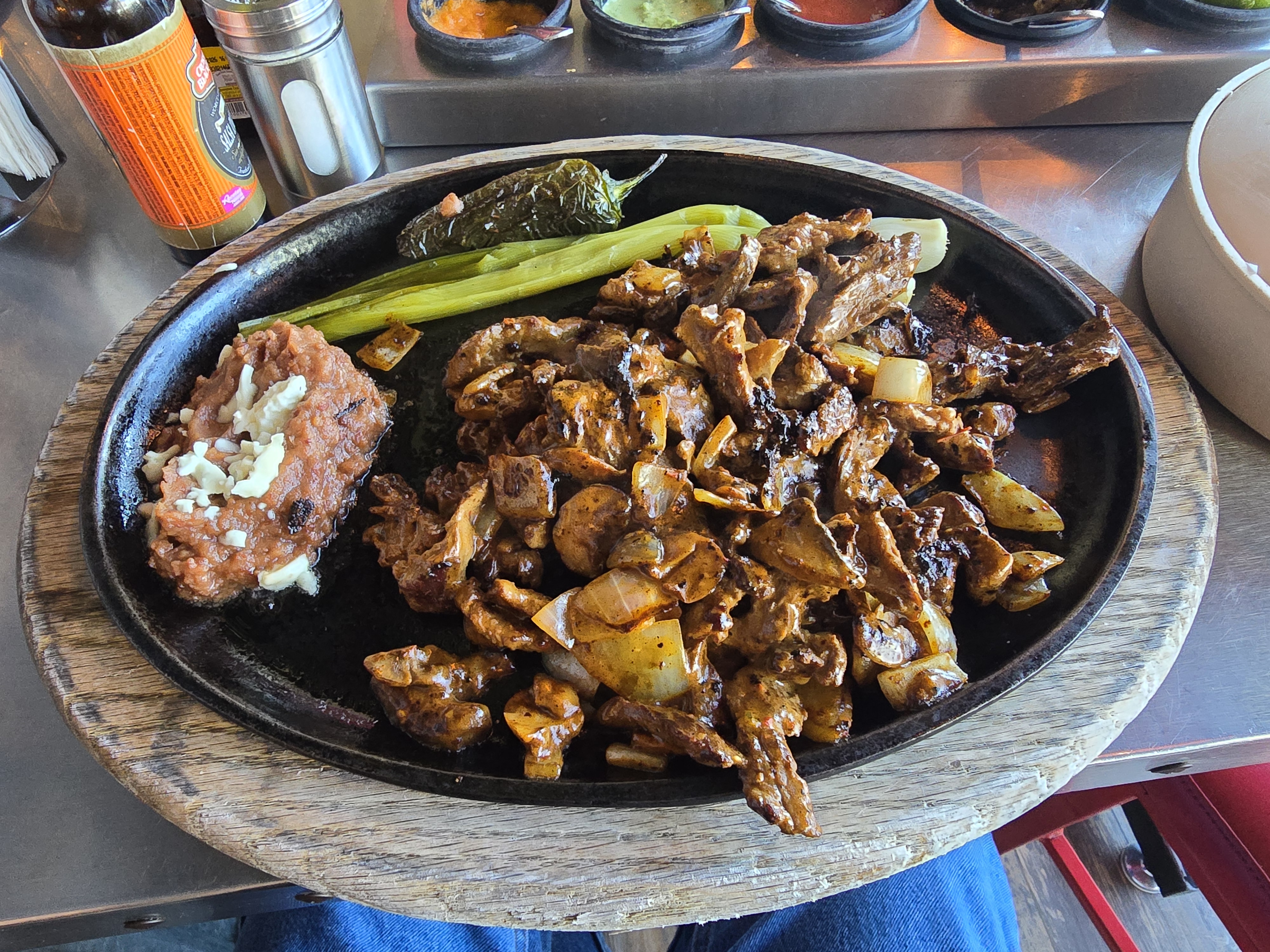 Rayon Tacos Y Cortes image 3