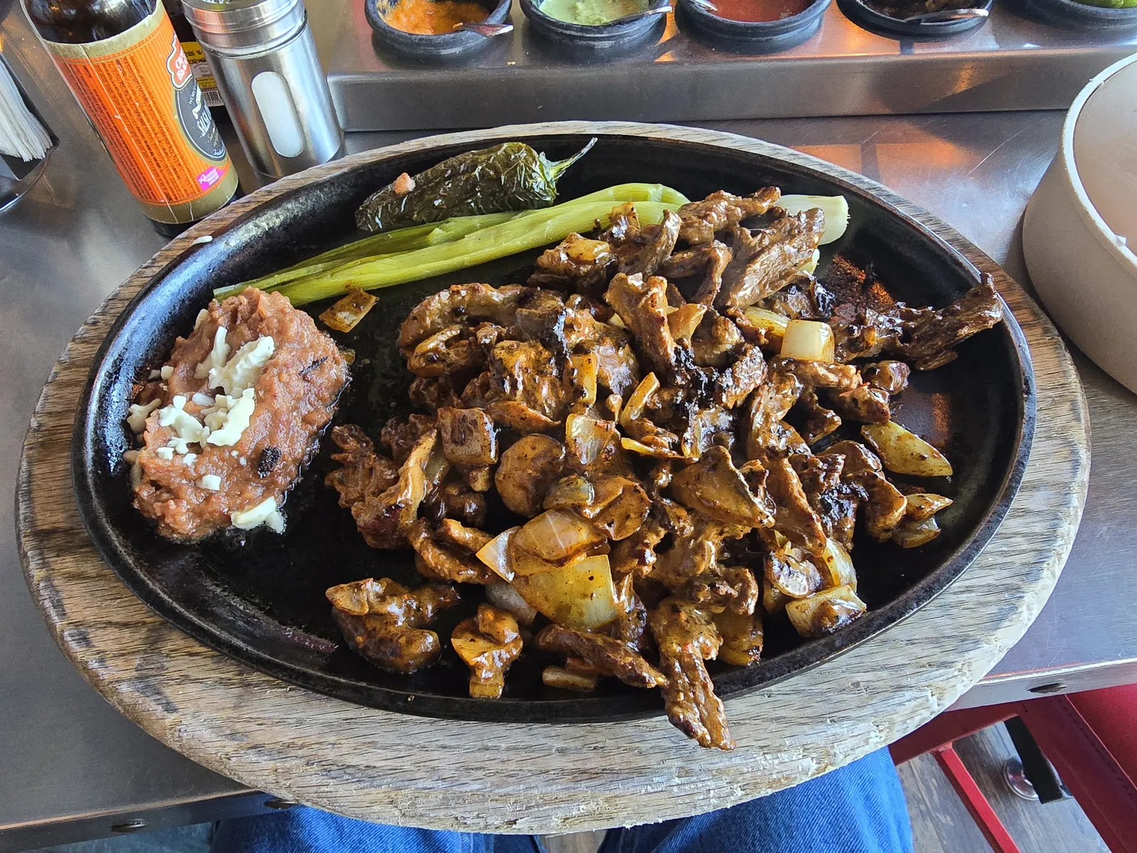 Rayon Tacos Y Cortes image 3