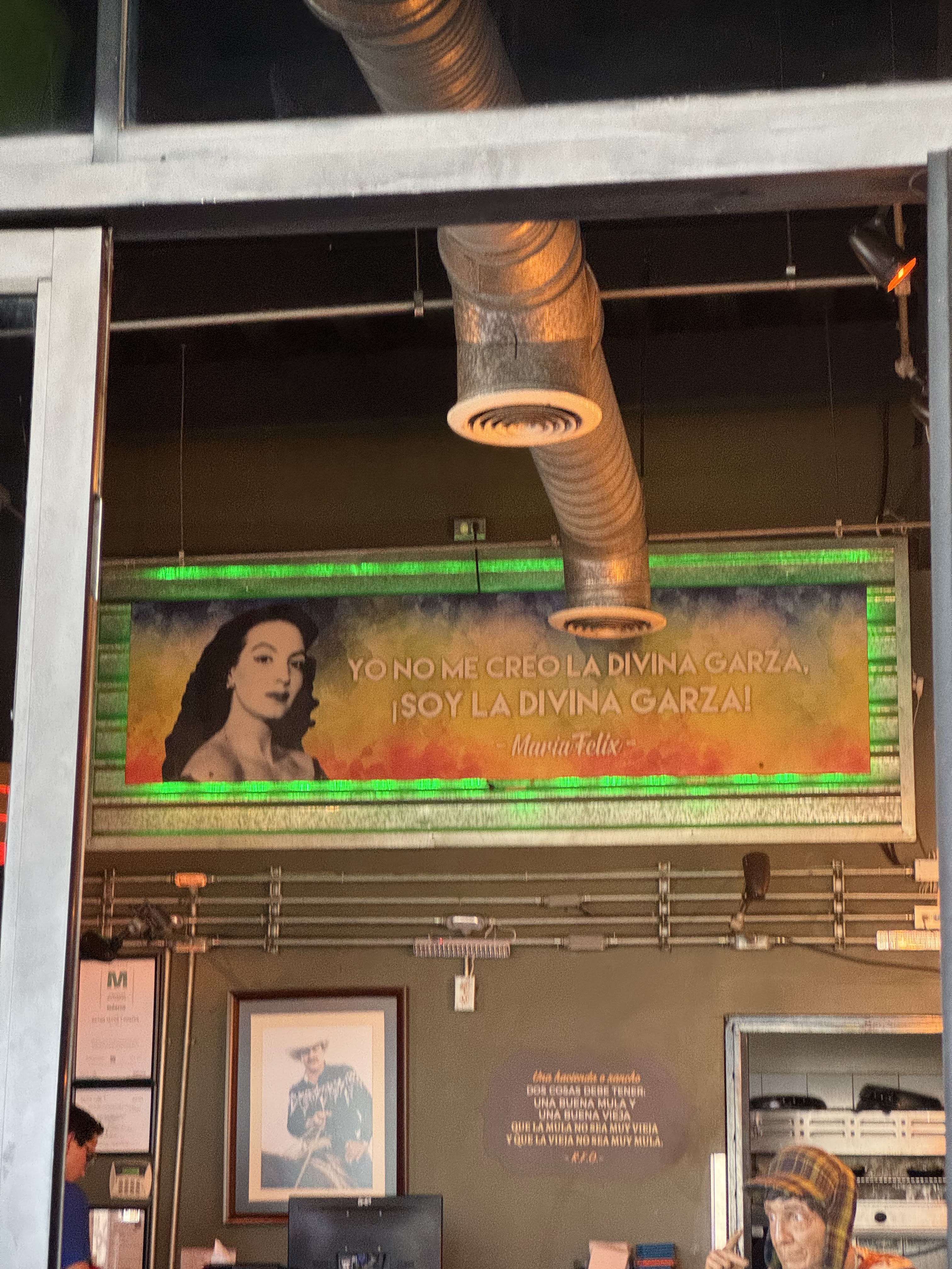 Rayon Tacos Y Cortes image 5