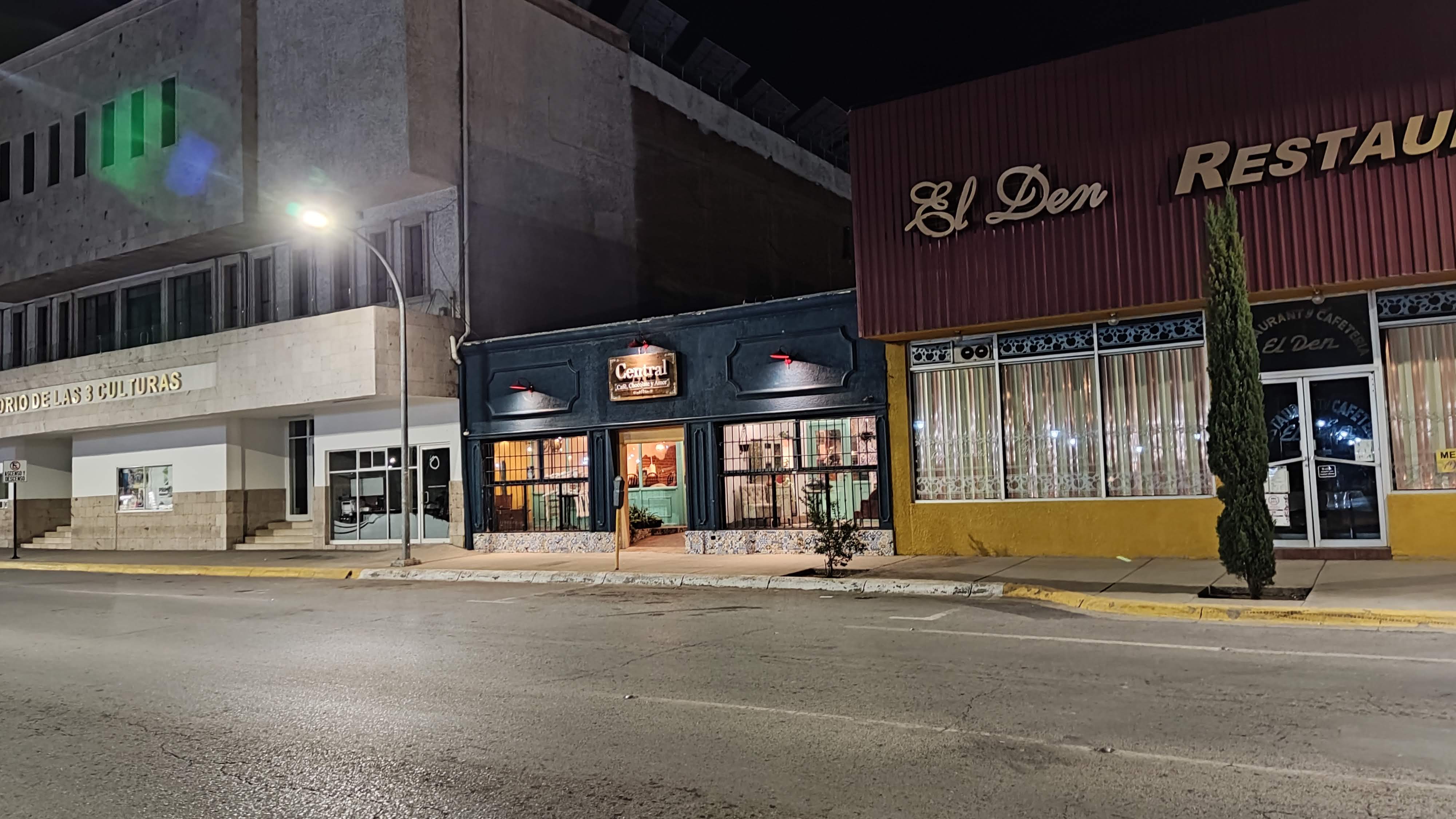 Restaurant Y Cafeteria El Den image 3