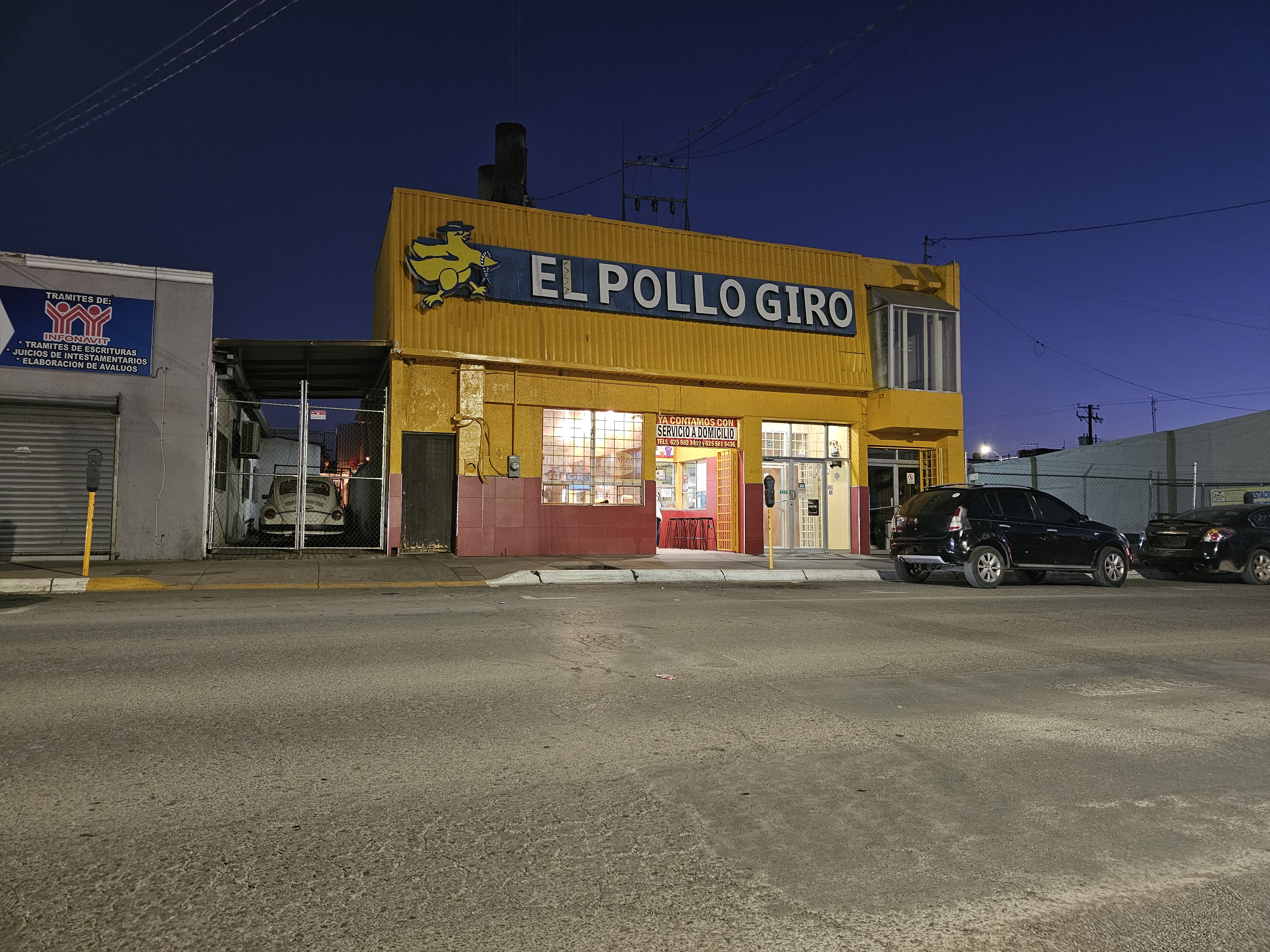 El Pollo Giro Restaurant image 1