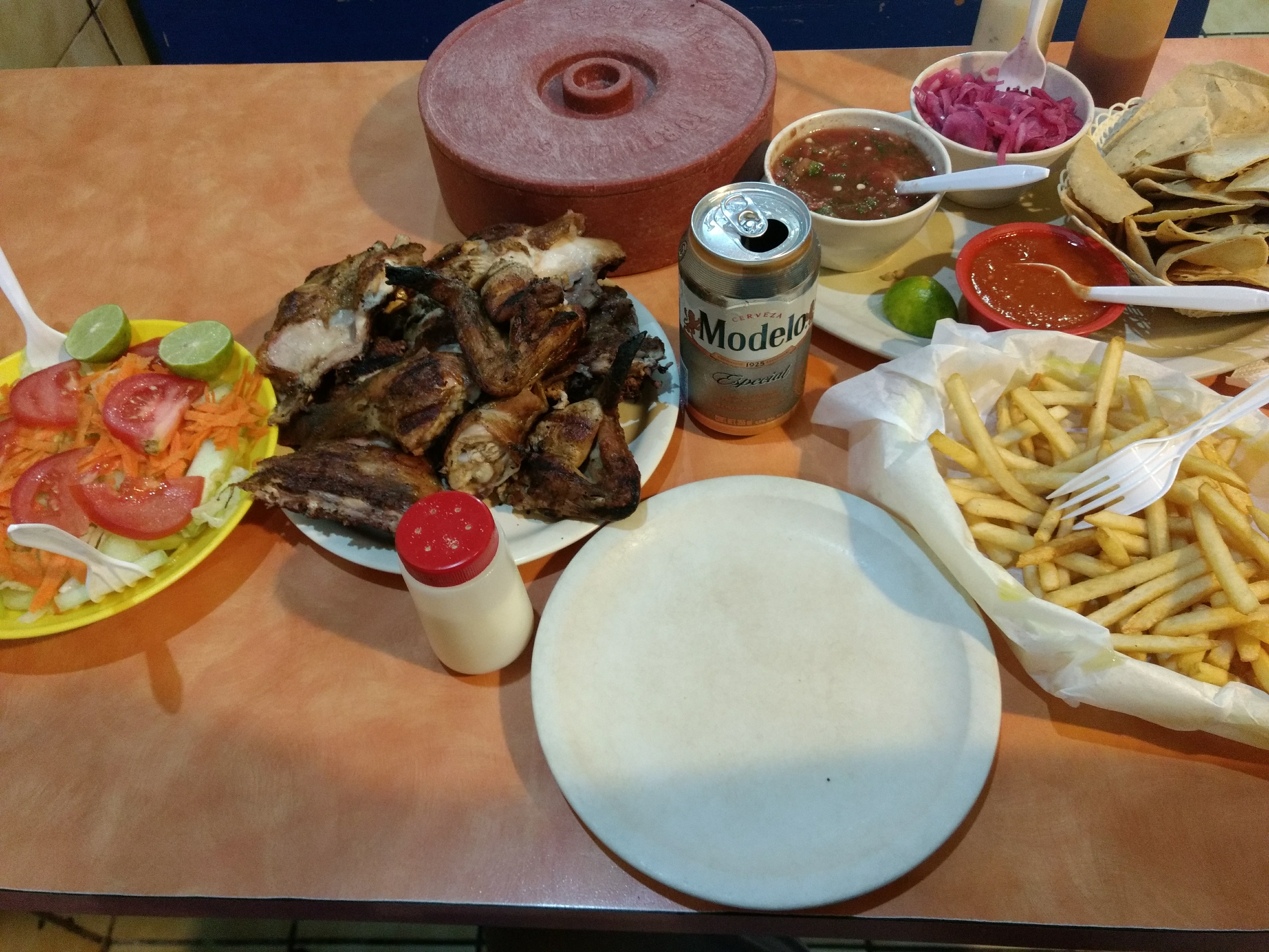 El Pollo Giro Restaurant image 6