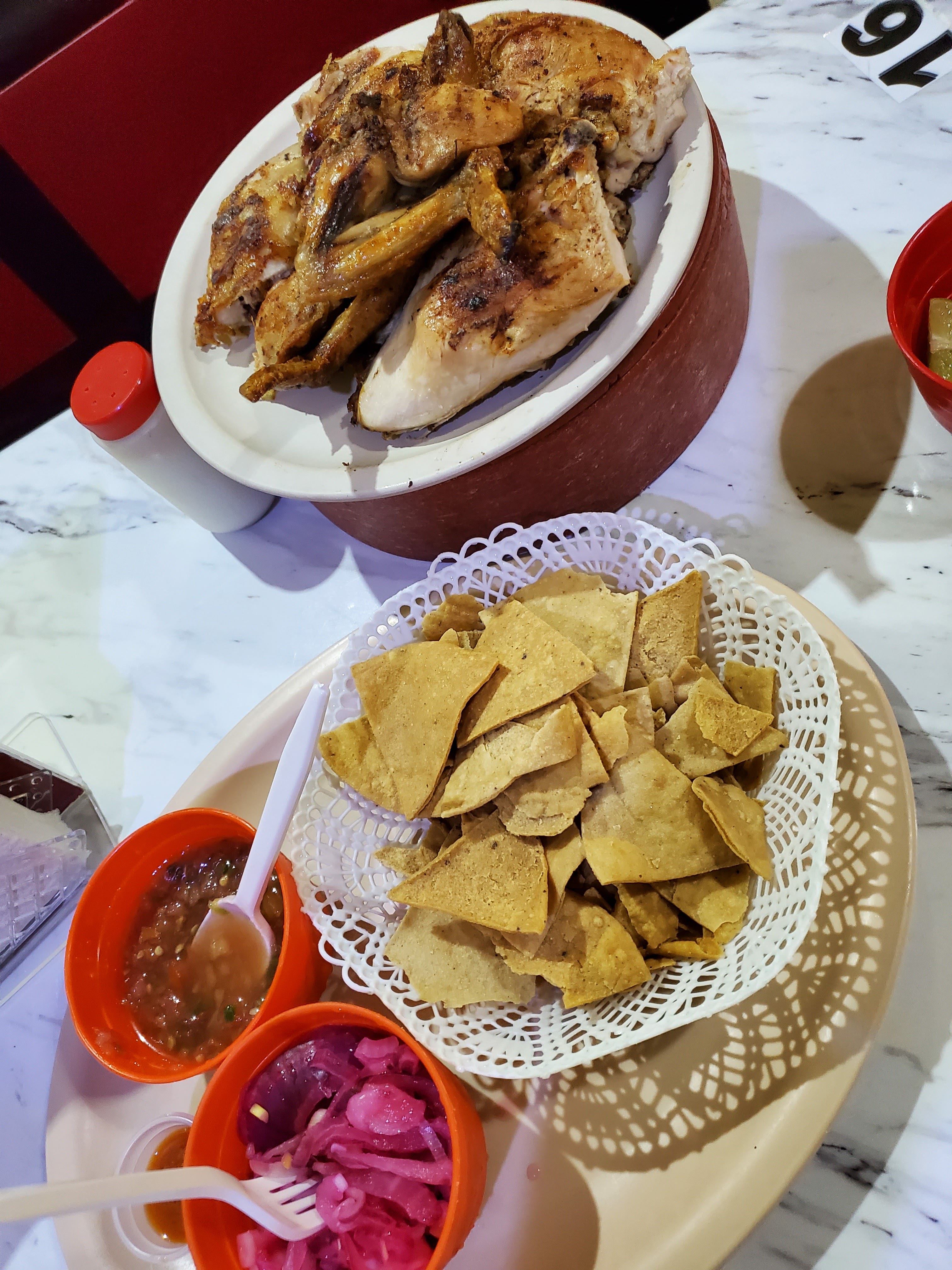 El Pollo Giro Restaurant image 8