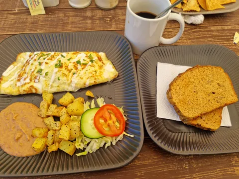 Las Hornillas Restaurant image 6