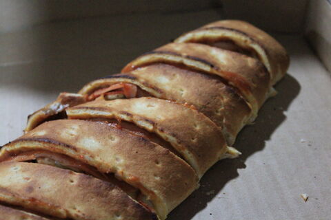Pizza & Roll image 4