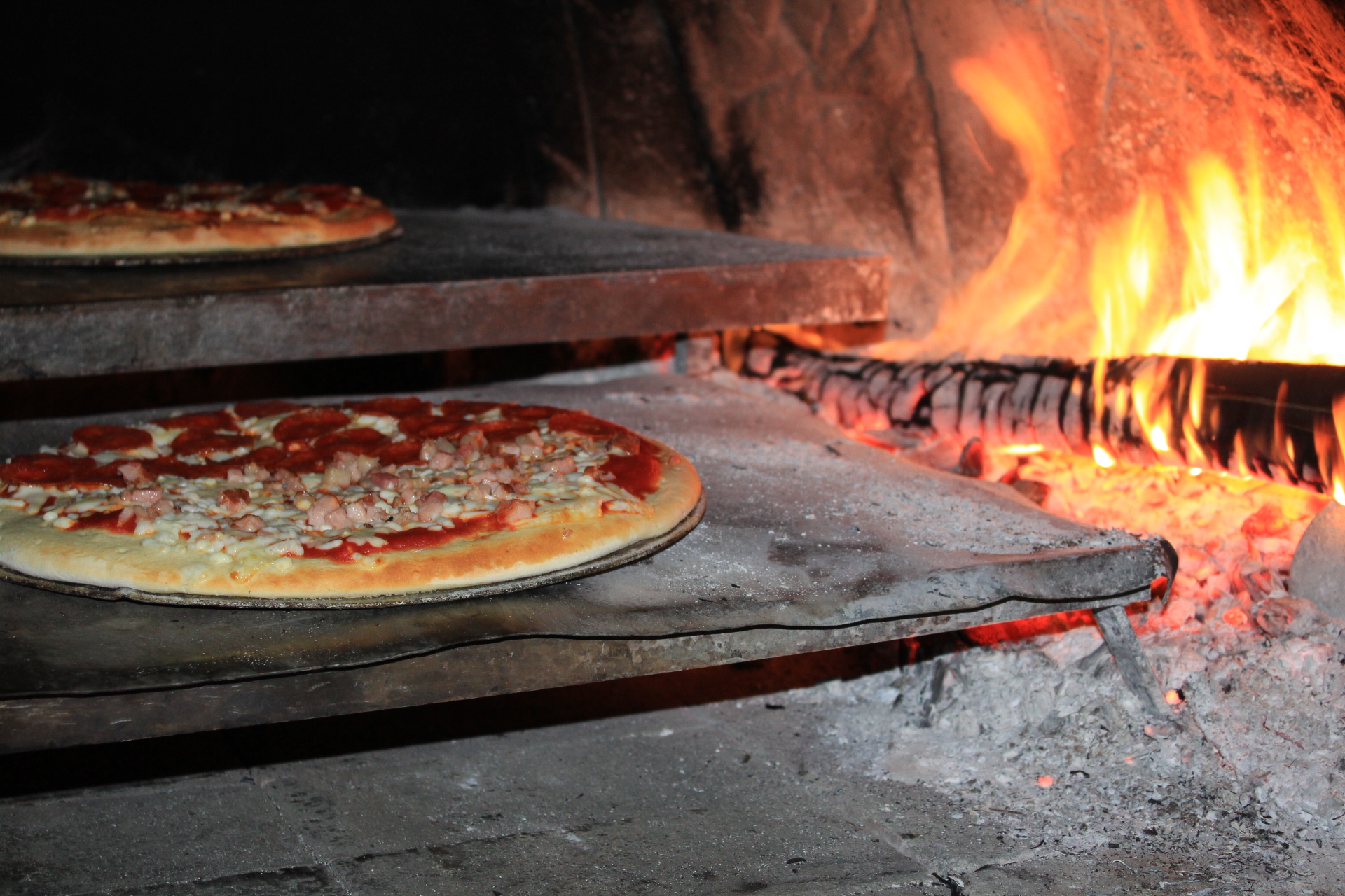 Pizza & Roll image 6