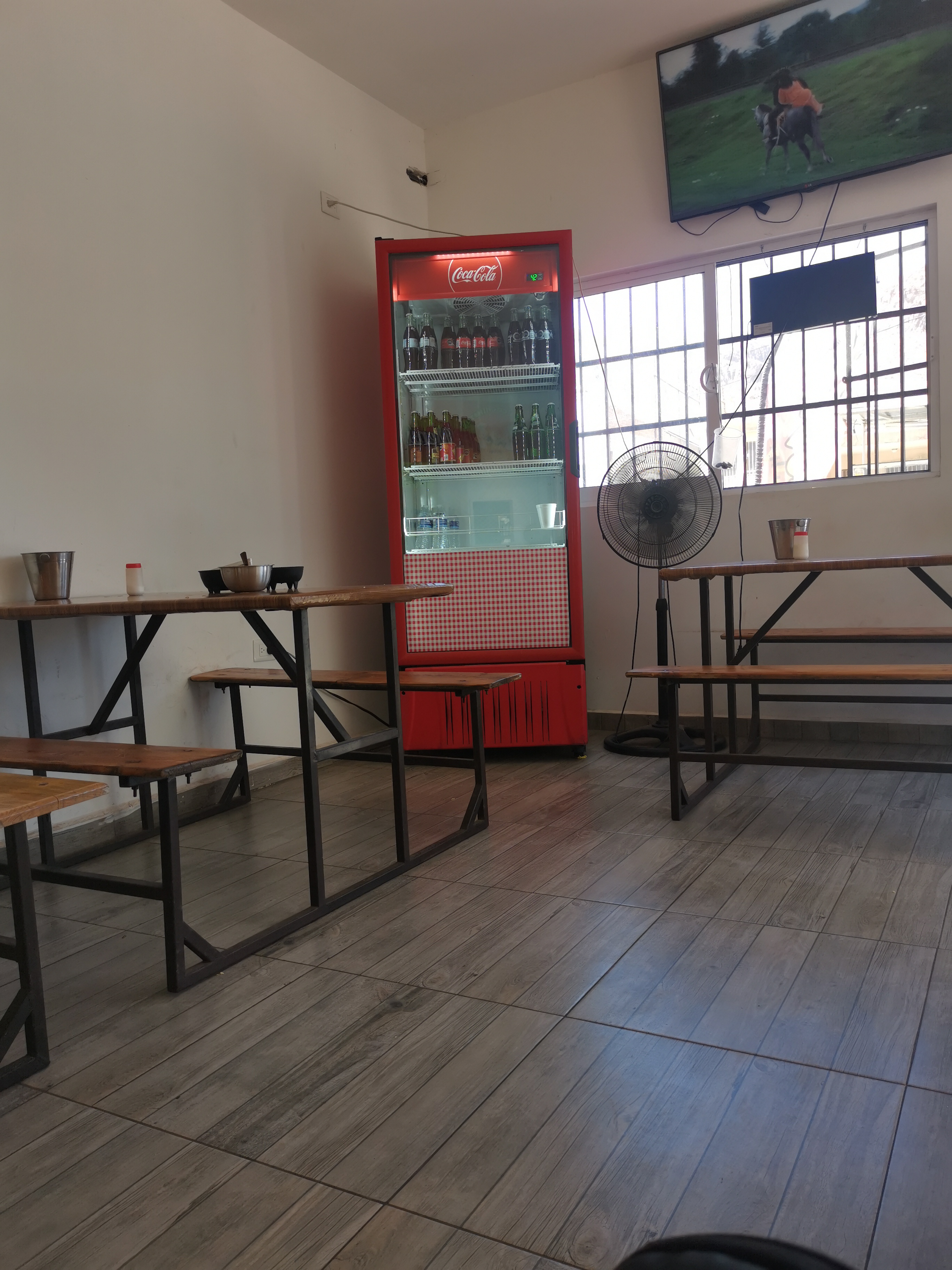 Carnitas los 3 cochinitos image 2