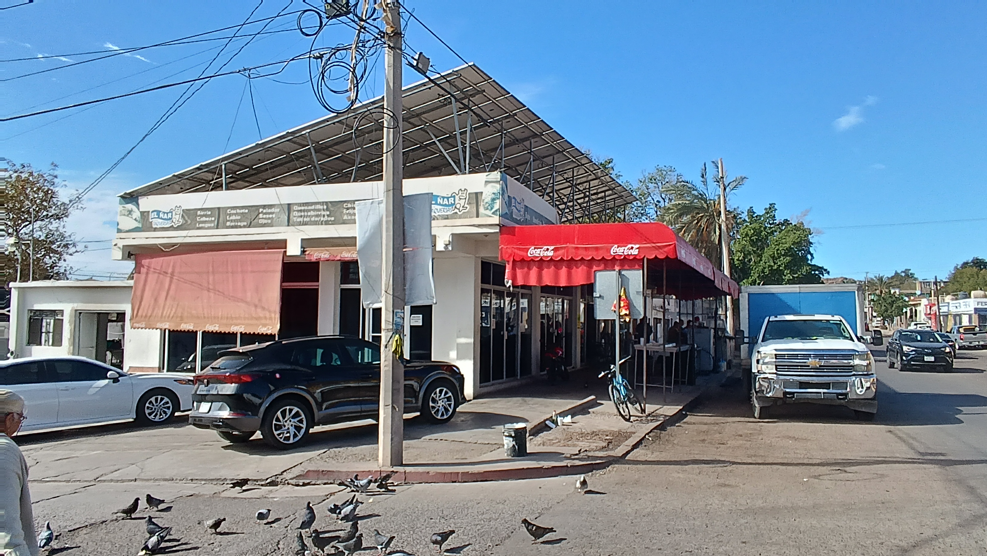 Tacos y jugos de cabeza Luis "El Ñar" image 1