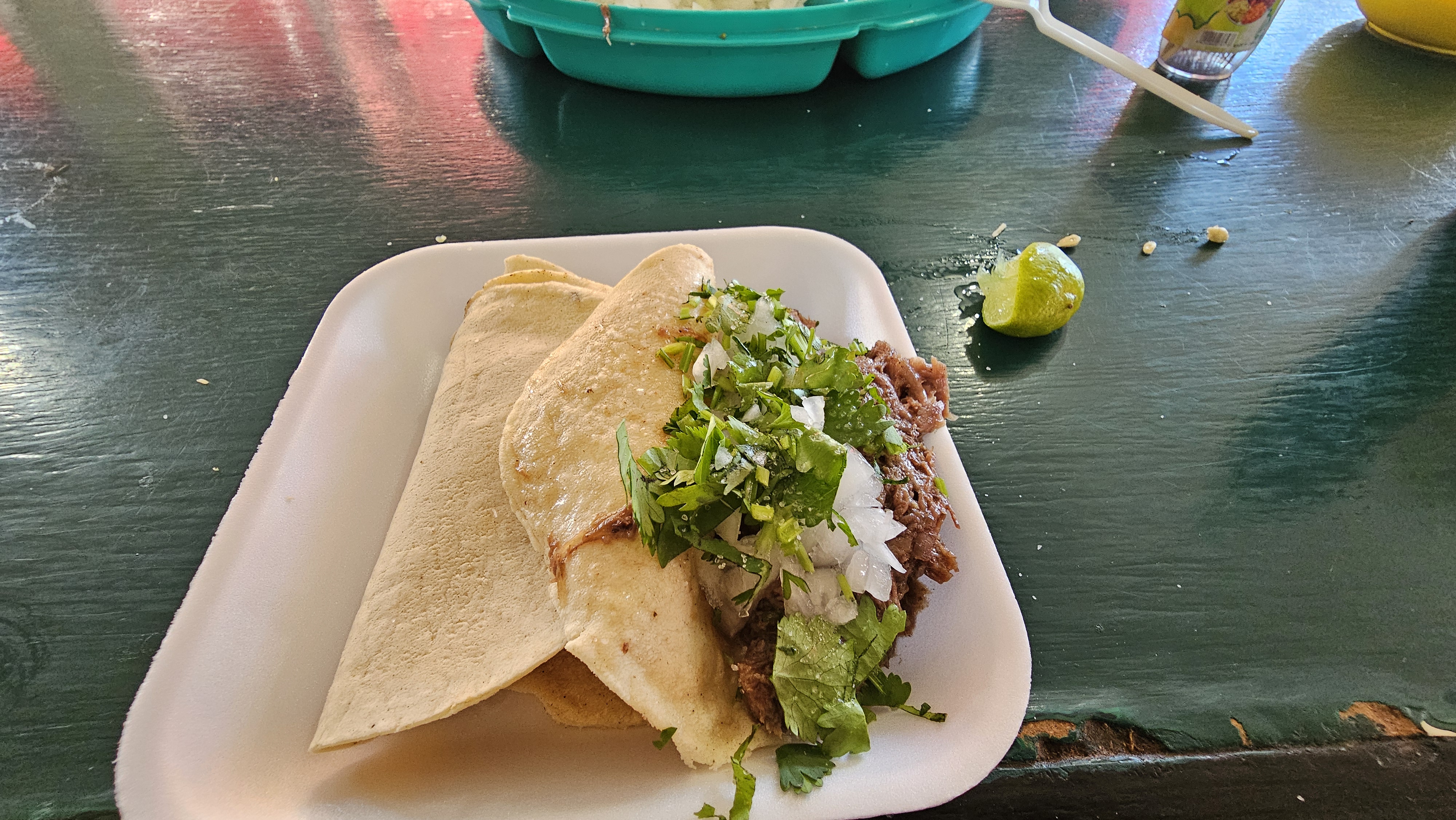 Tacos y jugos de cabeza Luis "El Ñar" image 2