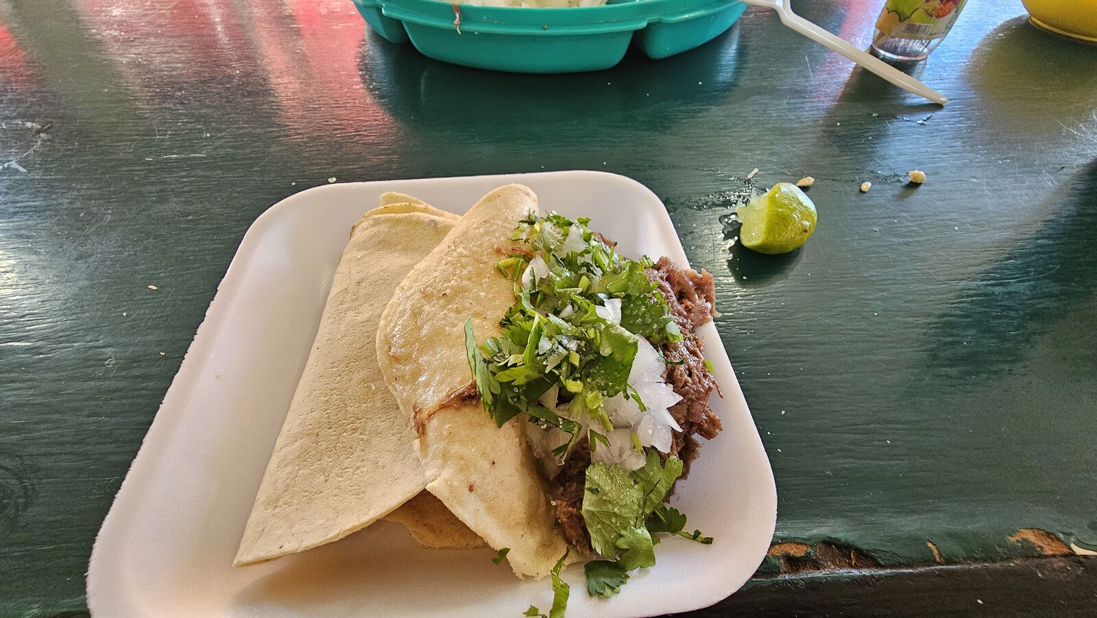 Tacos y jugos de cabeza Luis "El Ñar" image 2